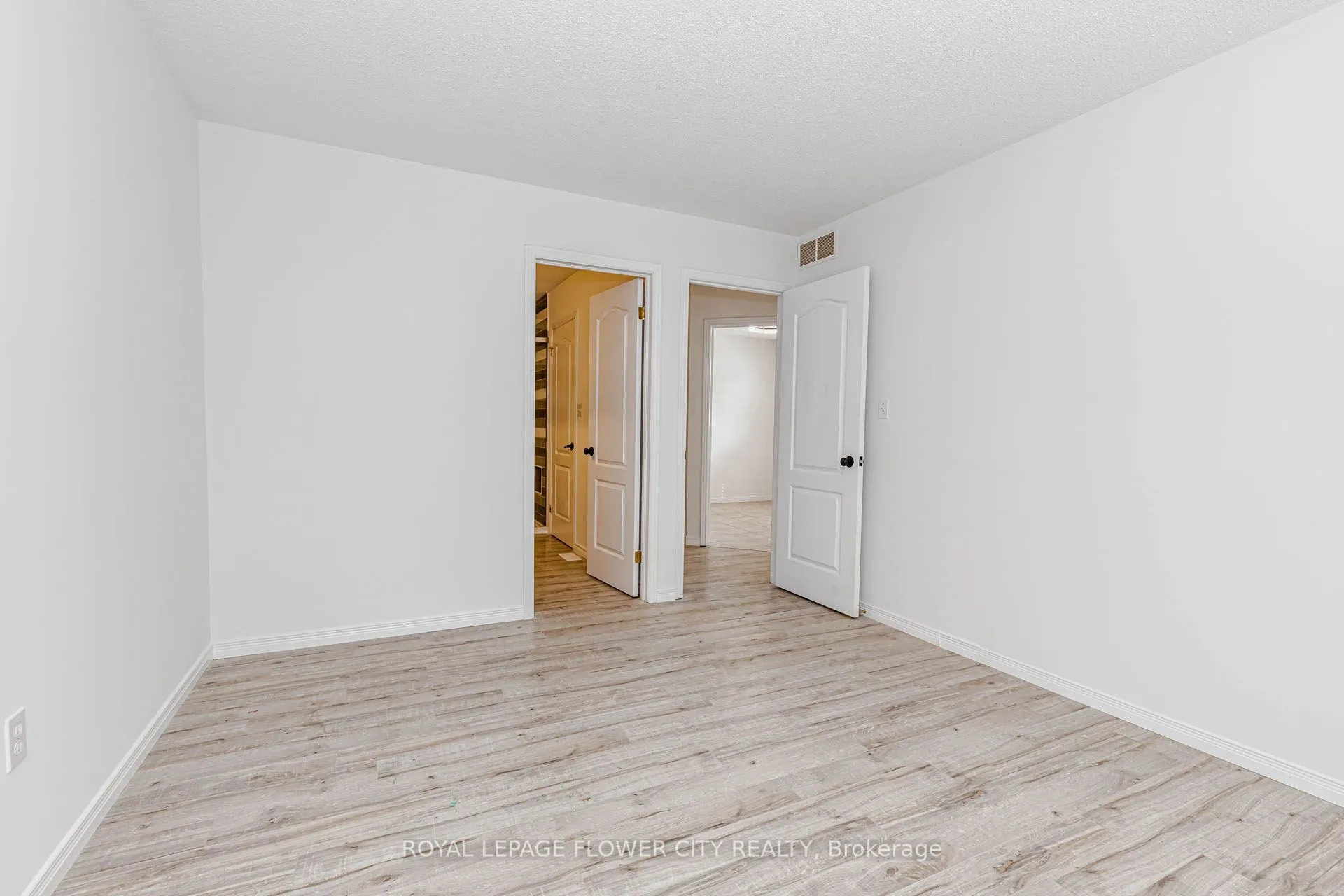 47 Queensway Drive