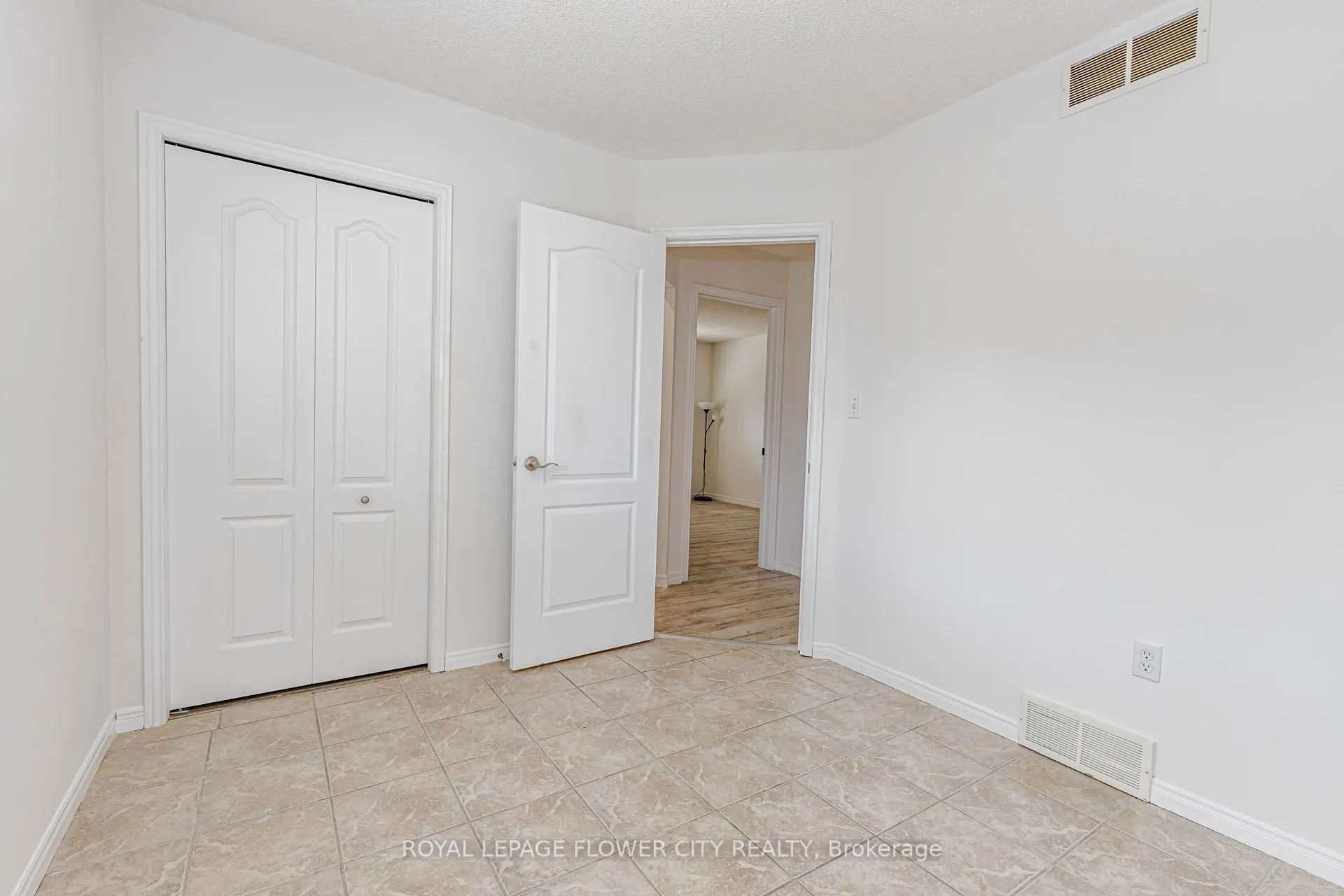 47 Queensway Drive