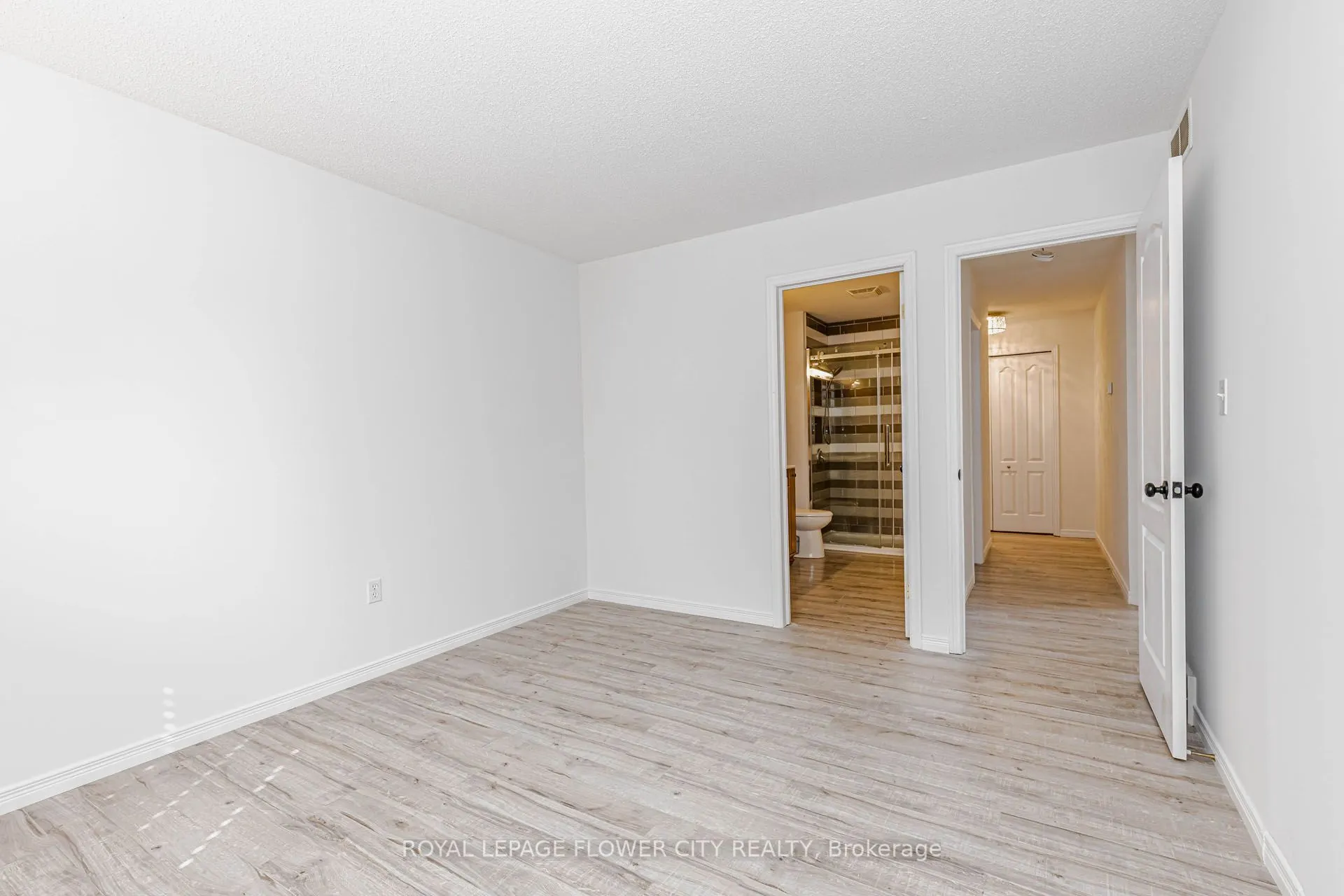 47 Queensway Drive