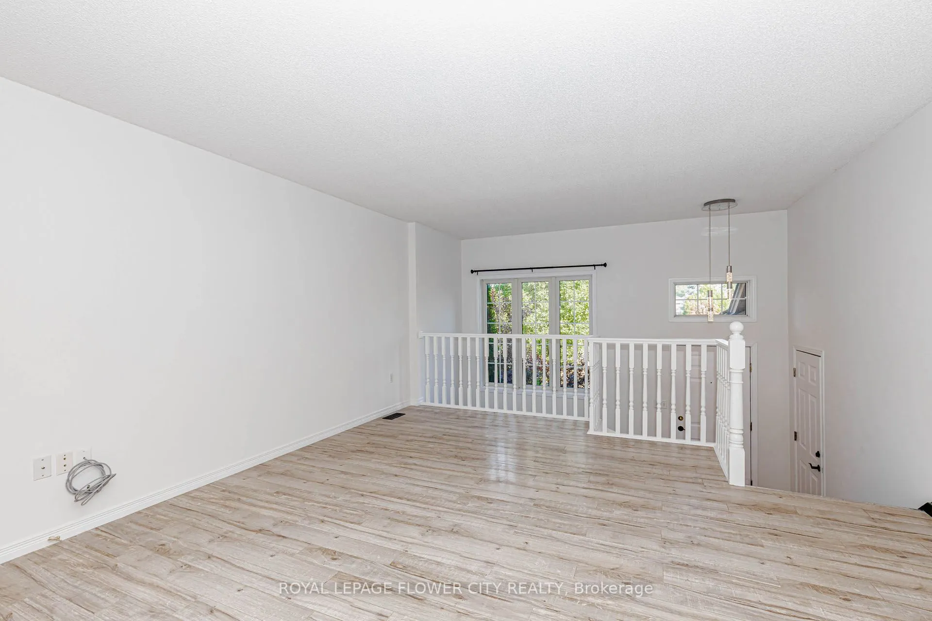 47 Queensway Drive
