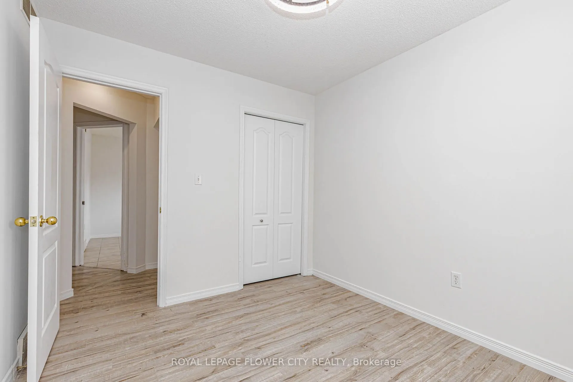 47 Queensway Drive