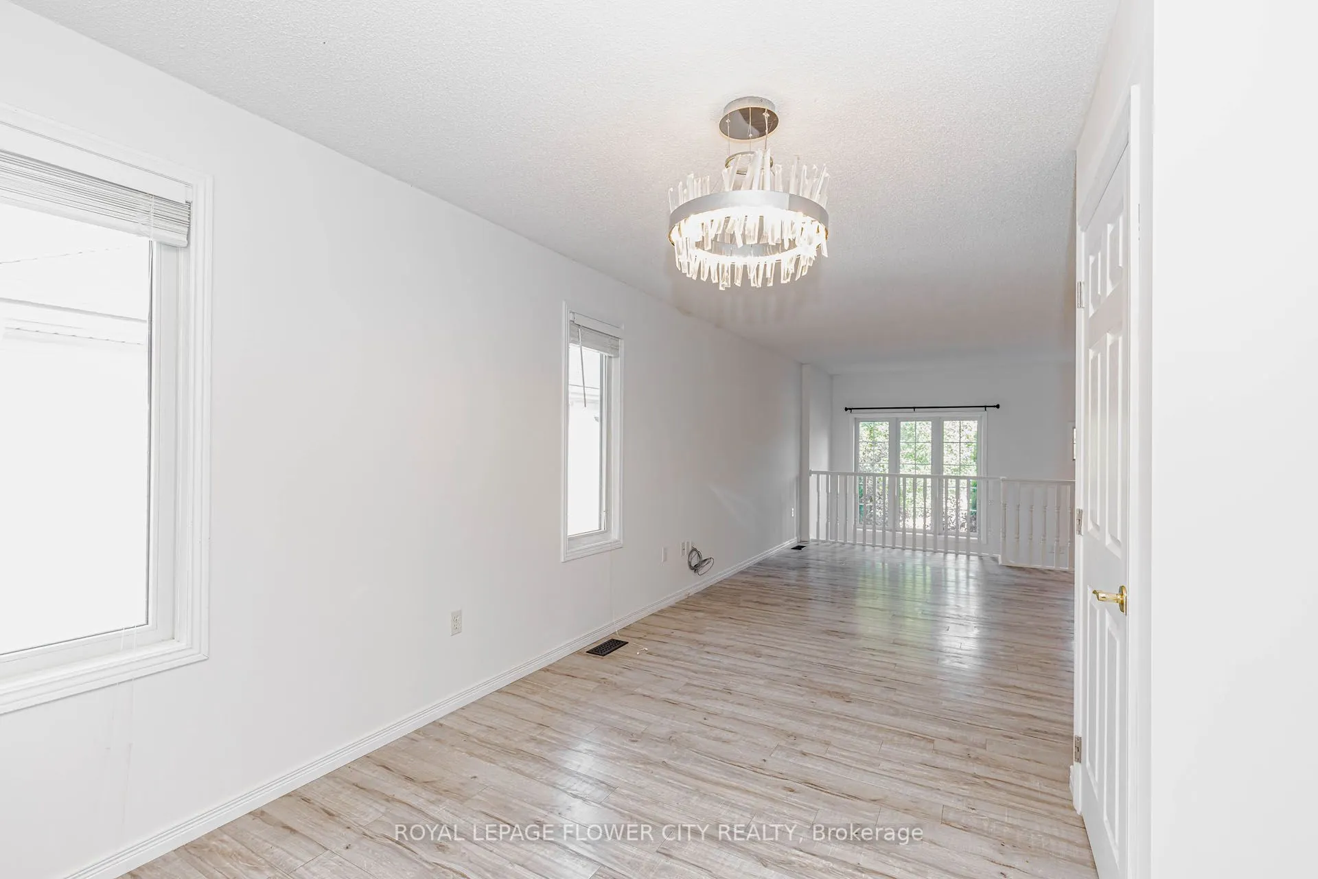 47 Queensway Drive
