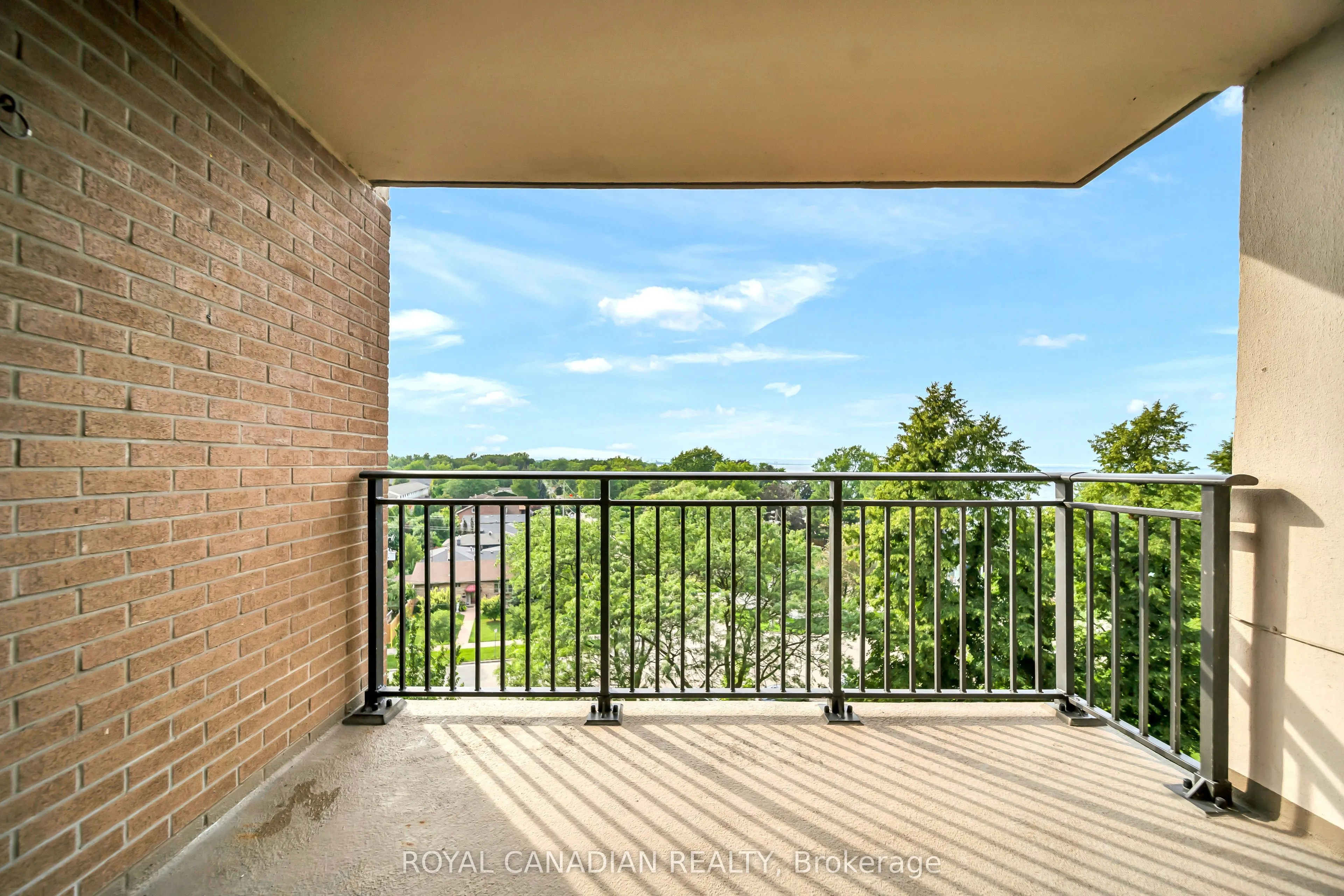 500 GREEN Road #701