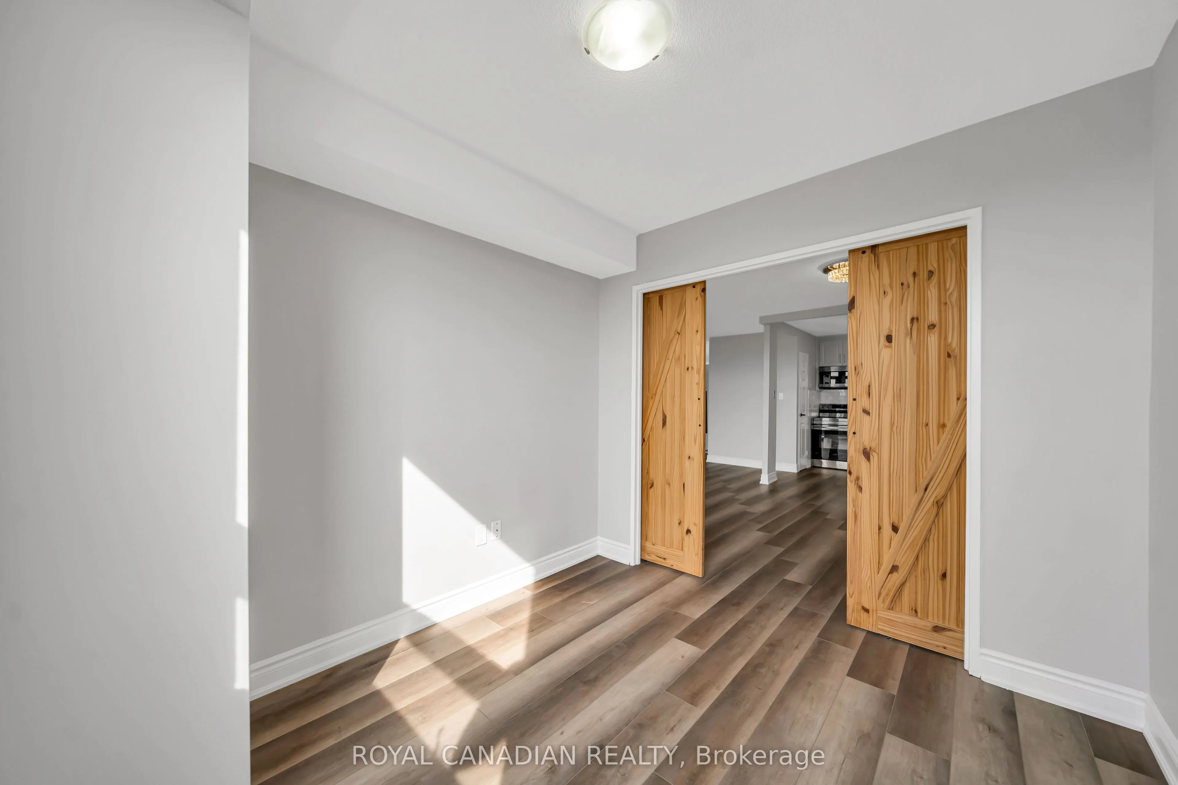 500 GREEN Road #701