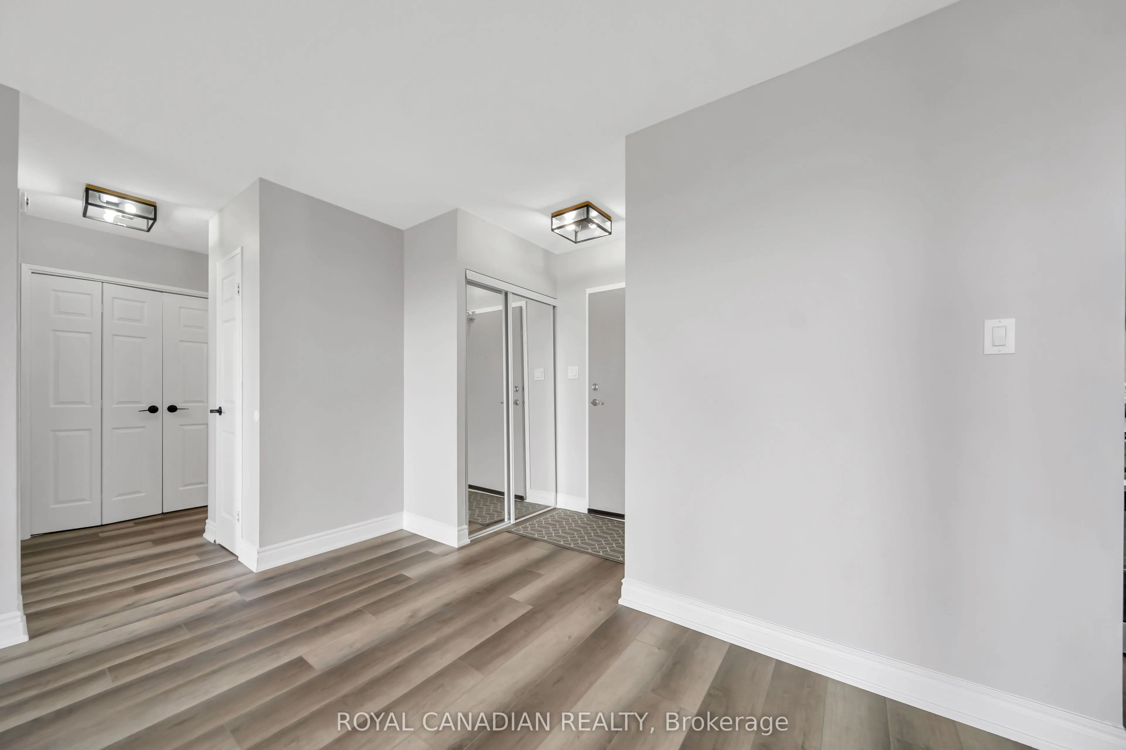 500 GREEN Road #701