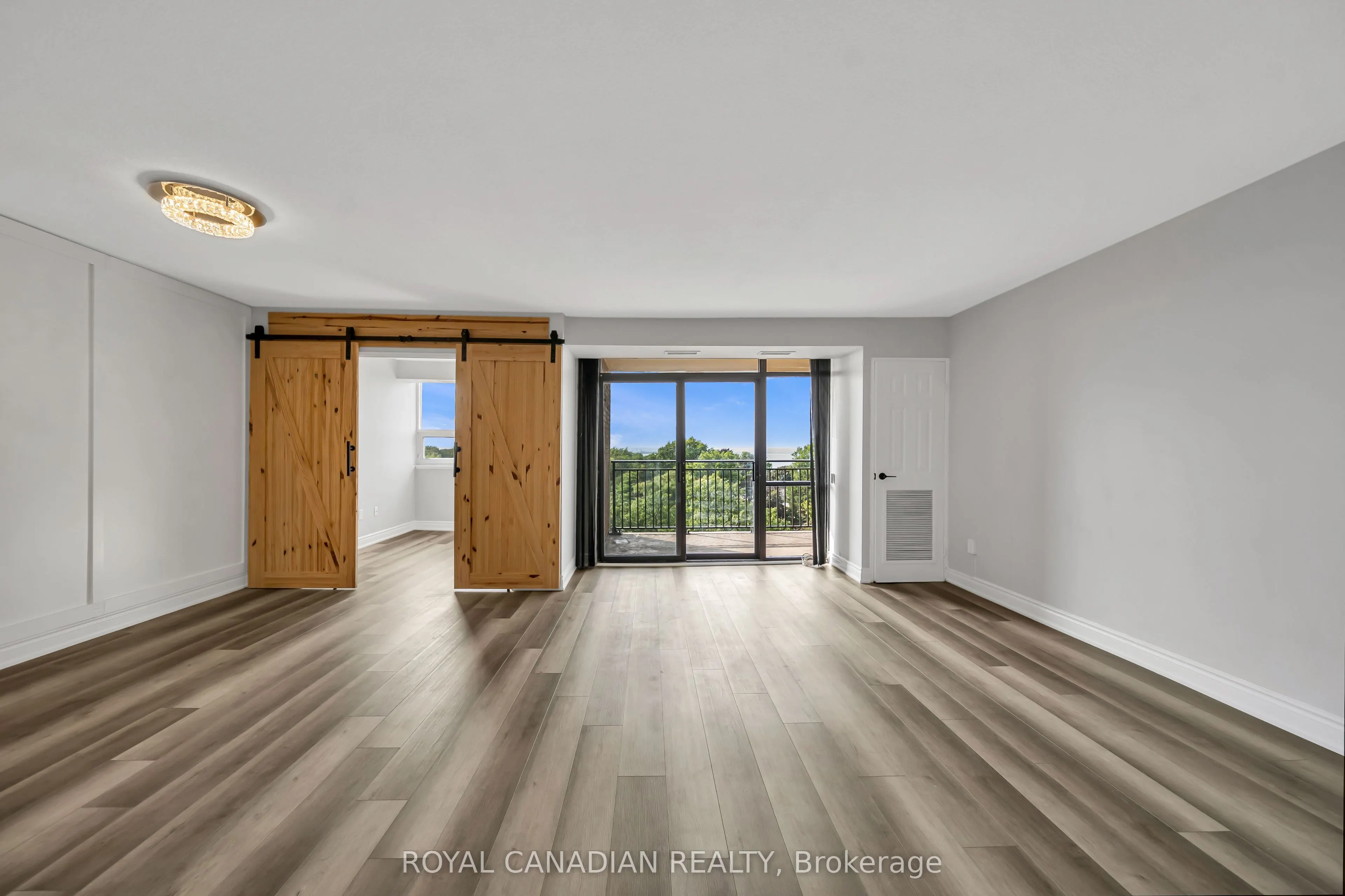 500 GREEN Road #701