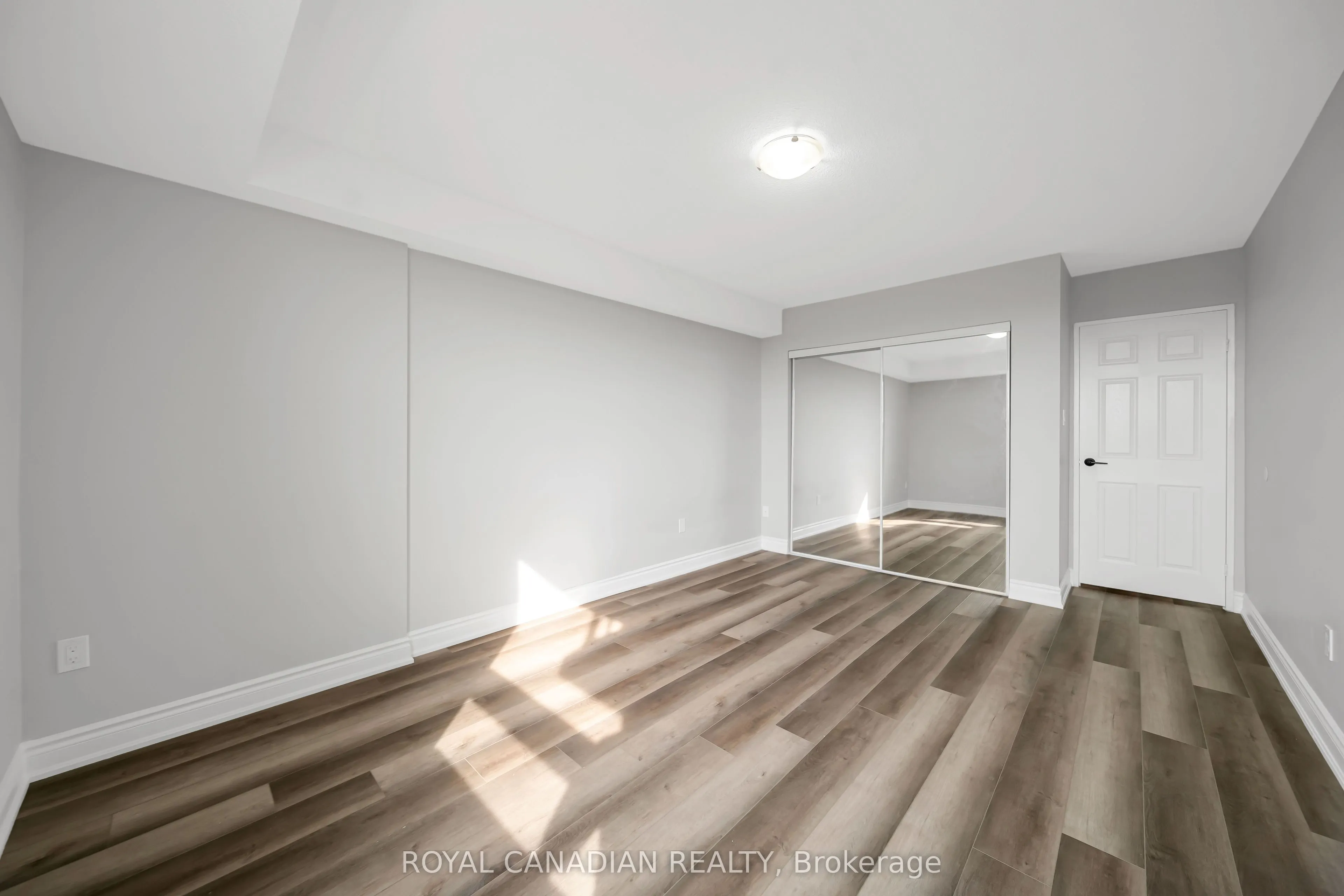 500 GREEN Road #701