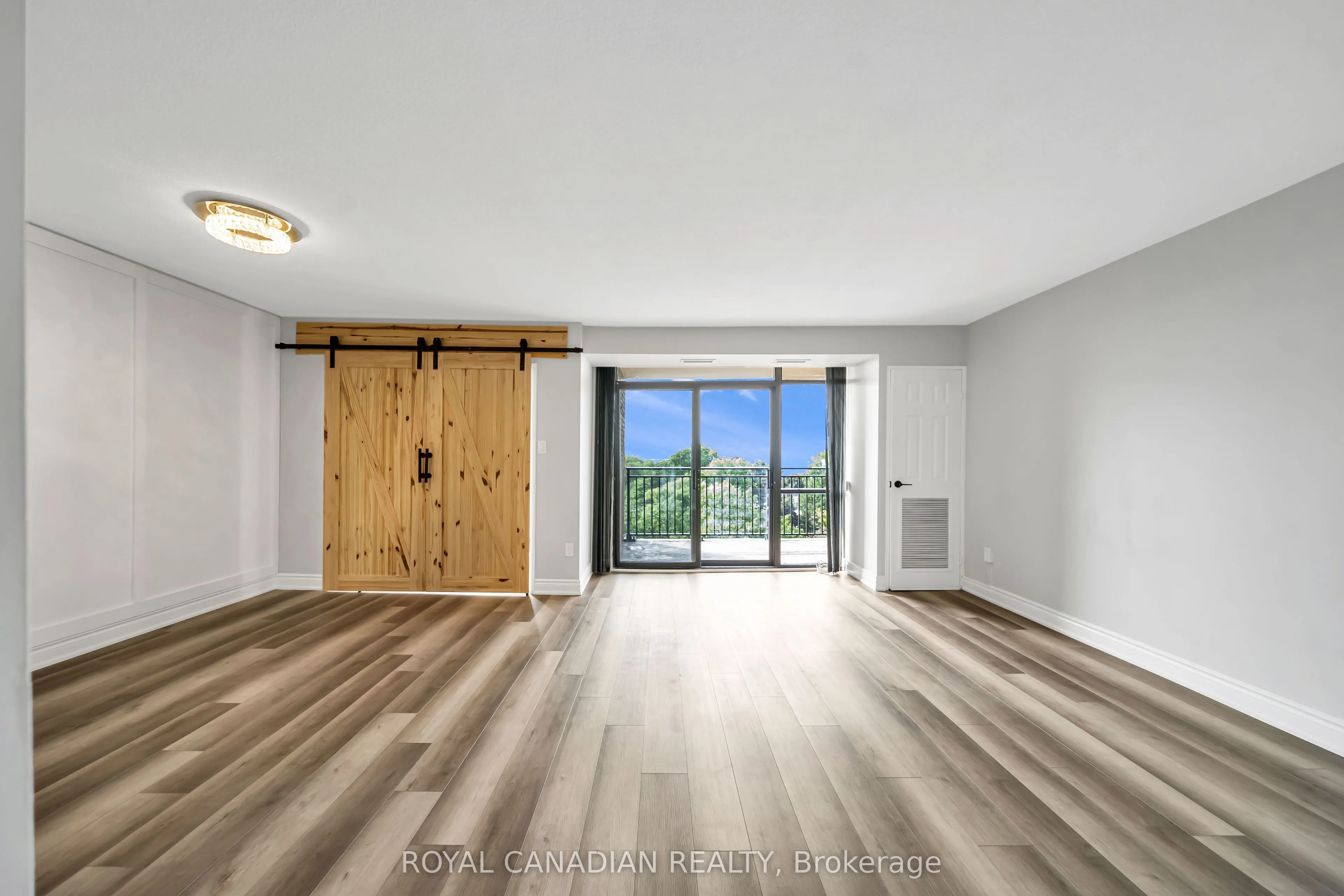 500 GREEN Road #701