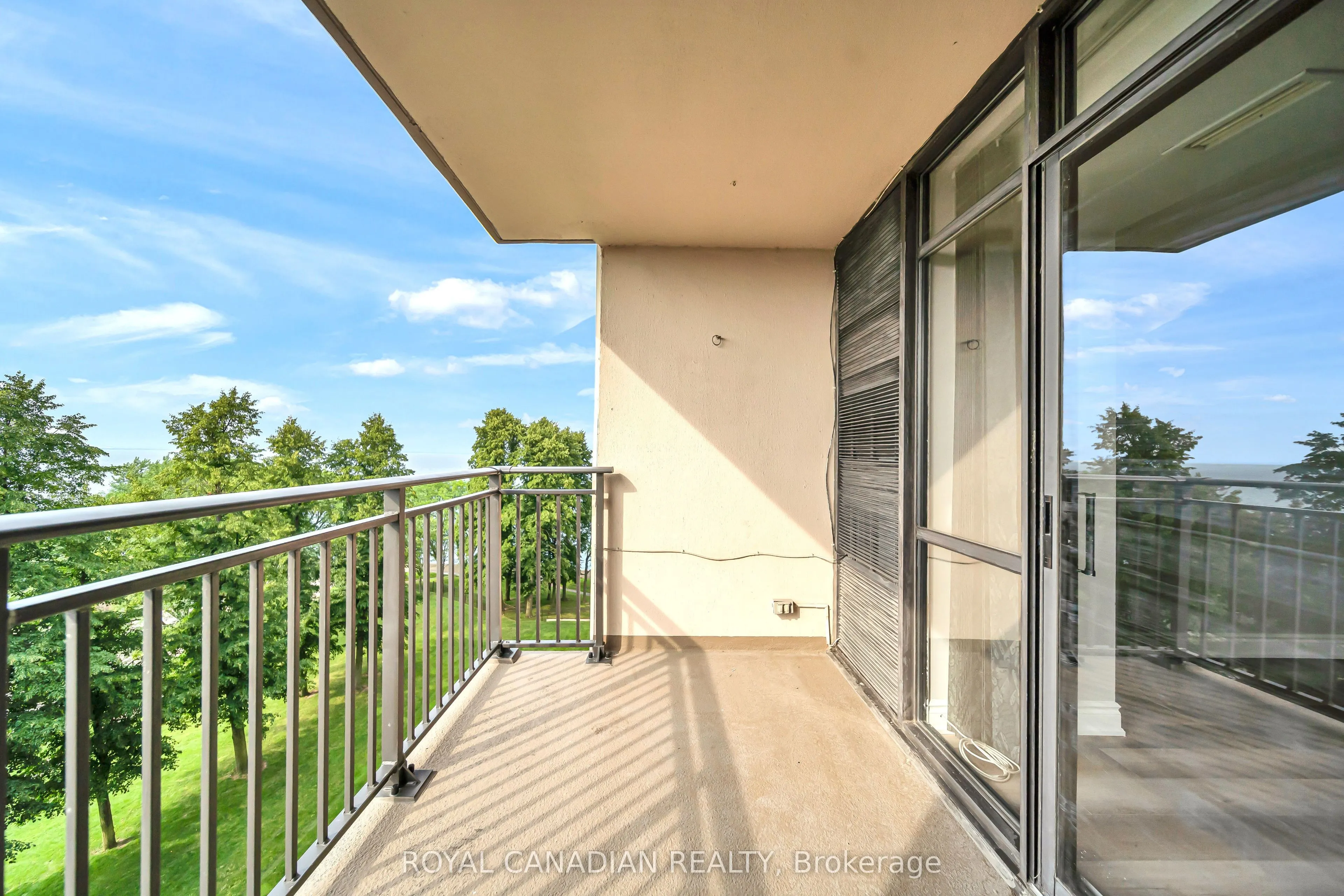 500 GREEN Road #701
