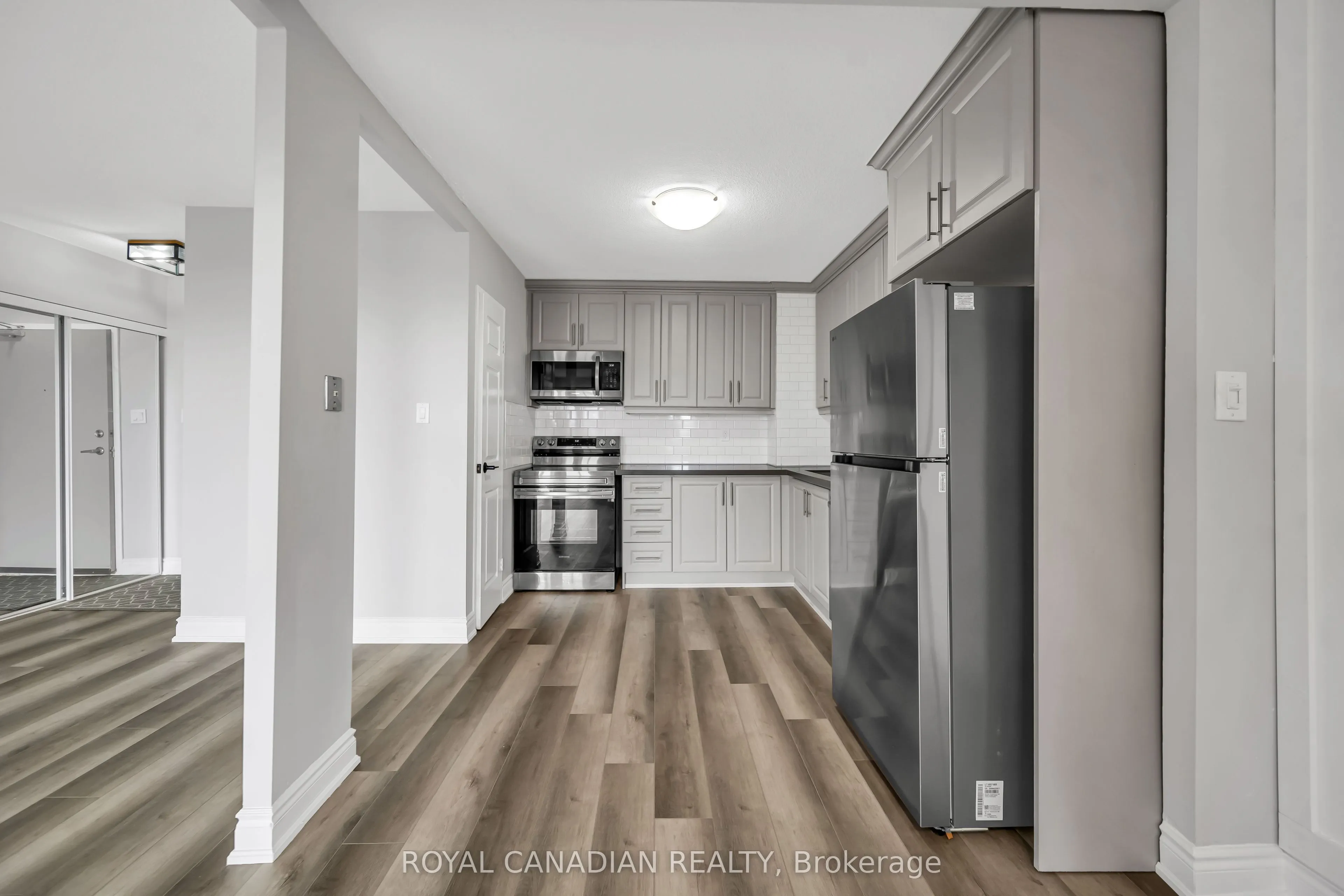 500 GREEN Road #701