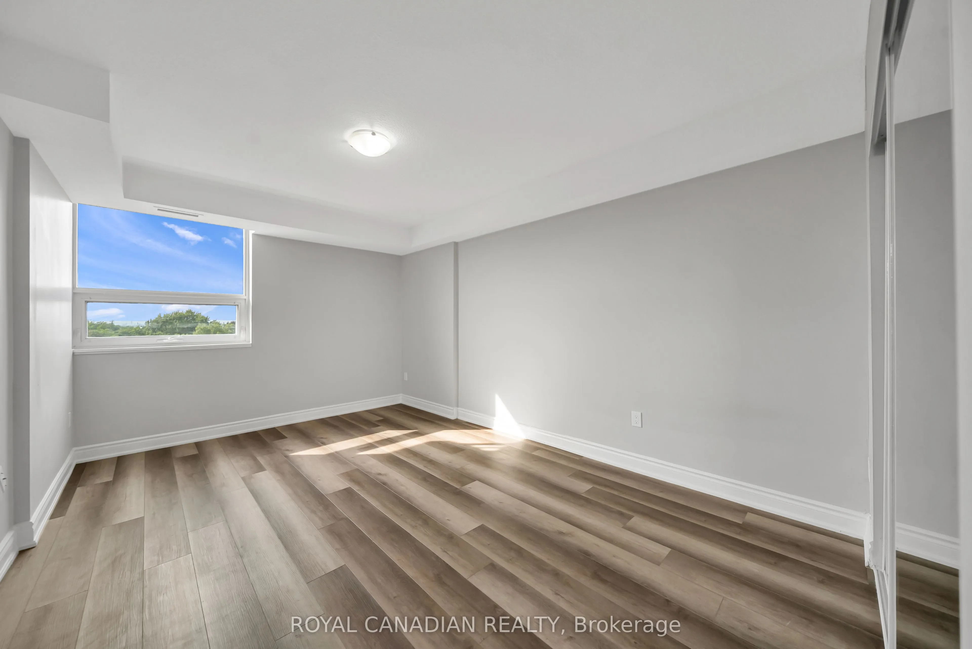 500 GREEN Road #701