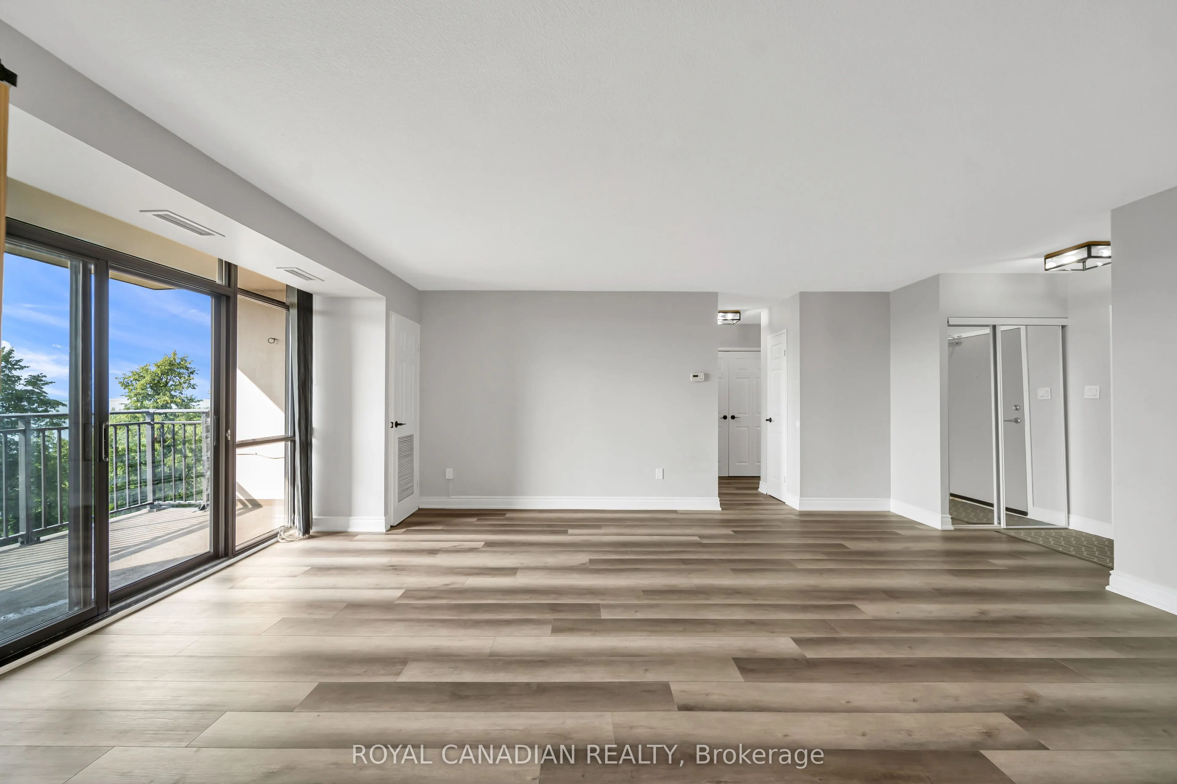 500 GREEN Road #701