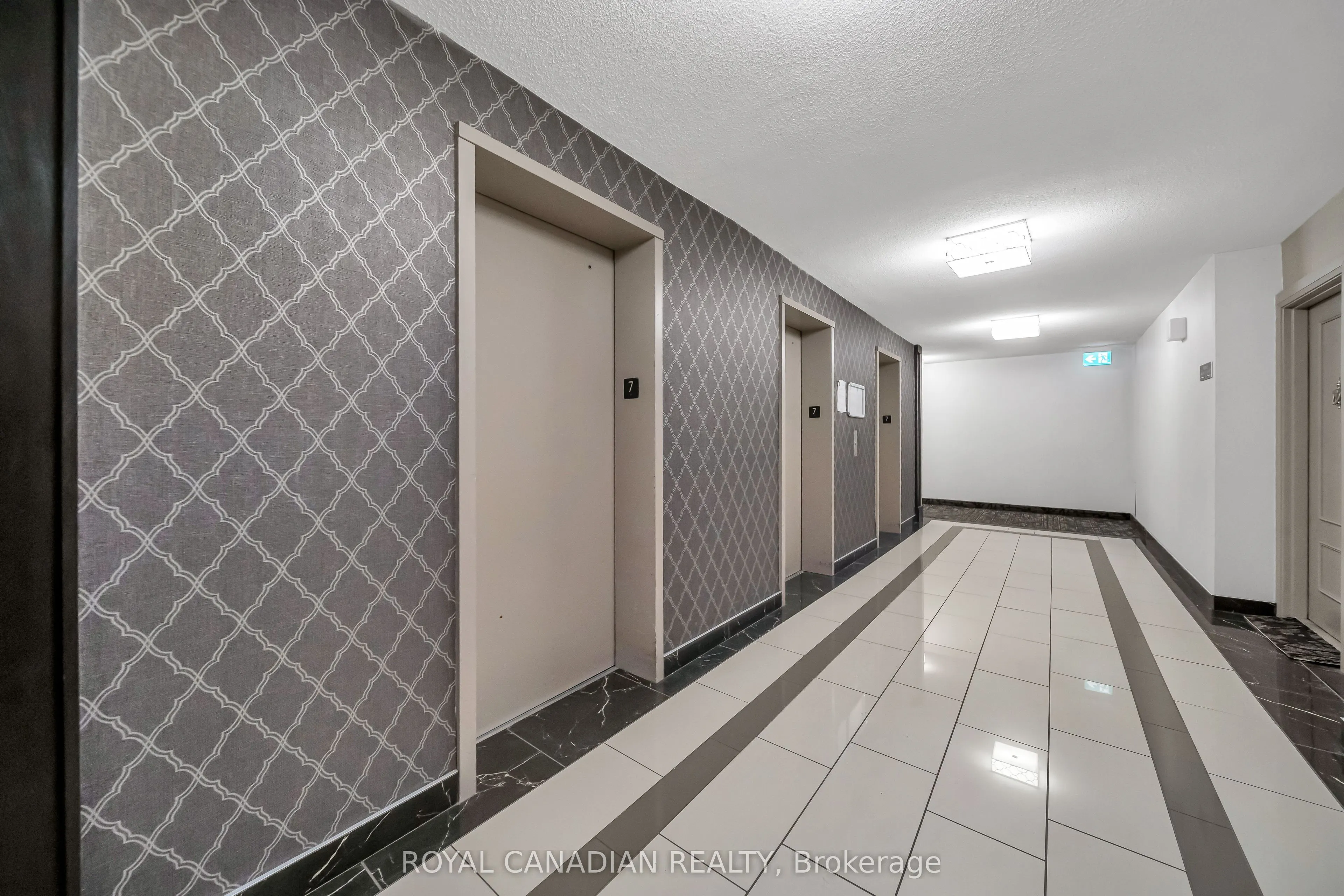 500 GREEN Road #701