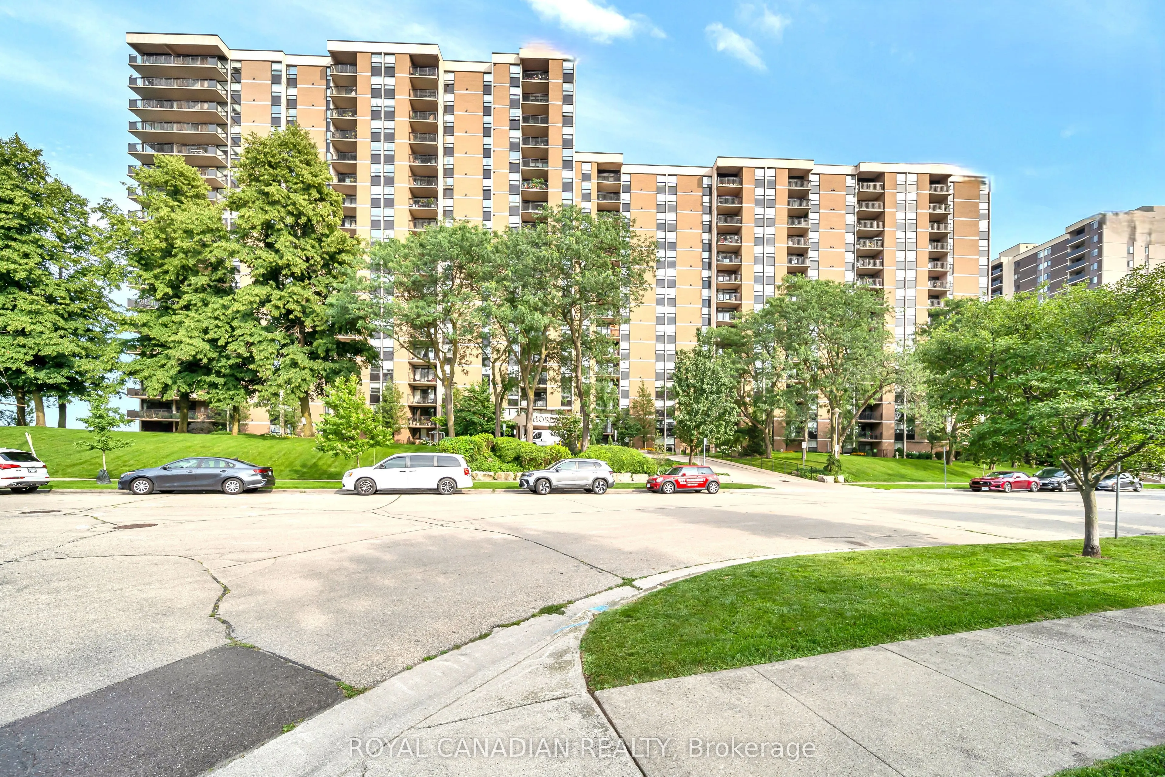 500 GREEN Road #701