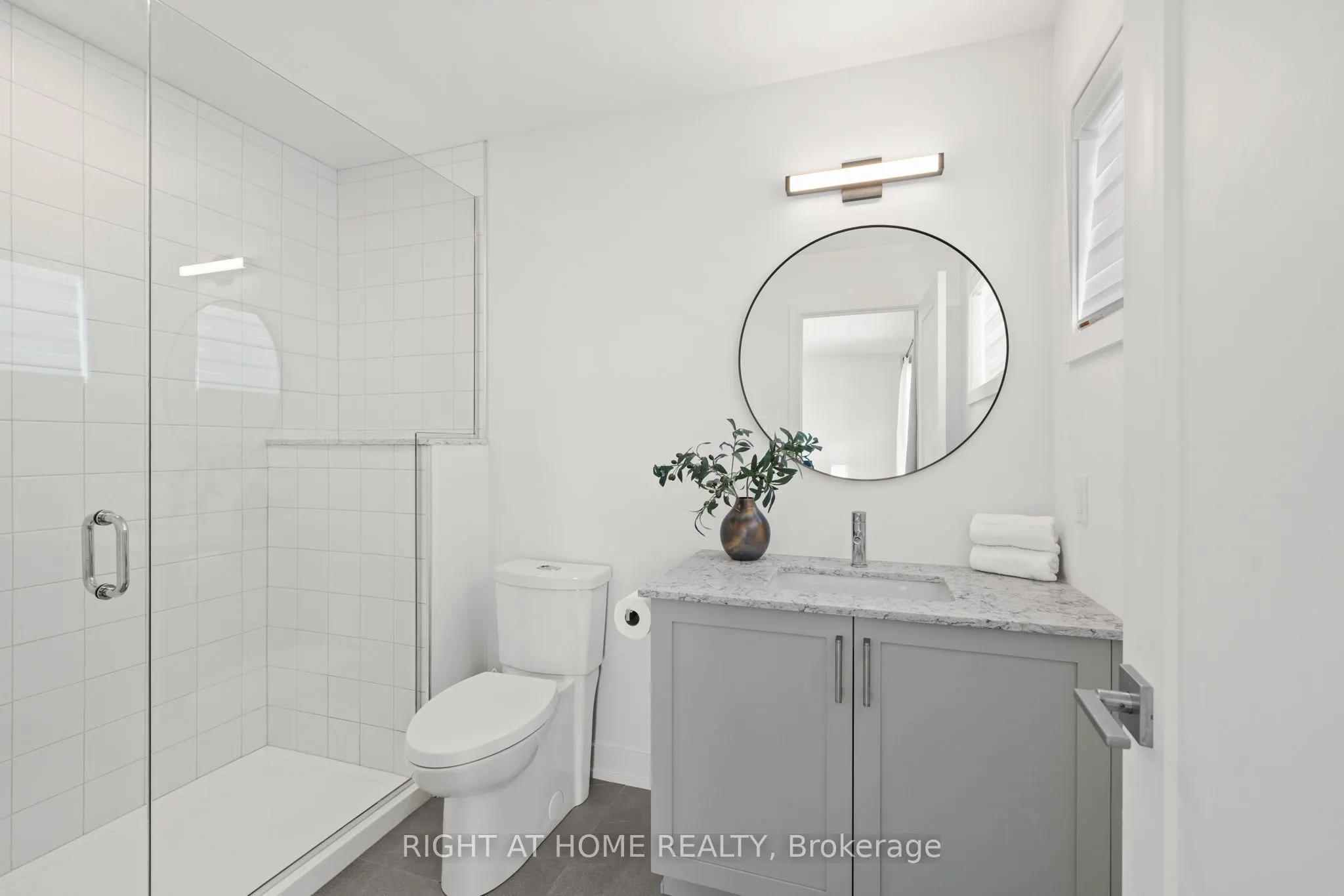 252 KETCHIKAN Crescent