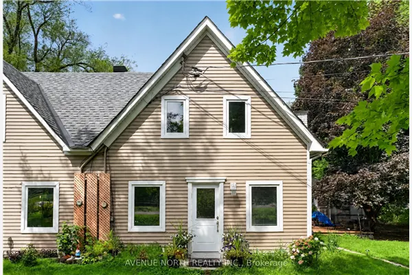 2943 Old Montreal Road