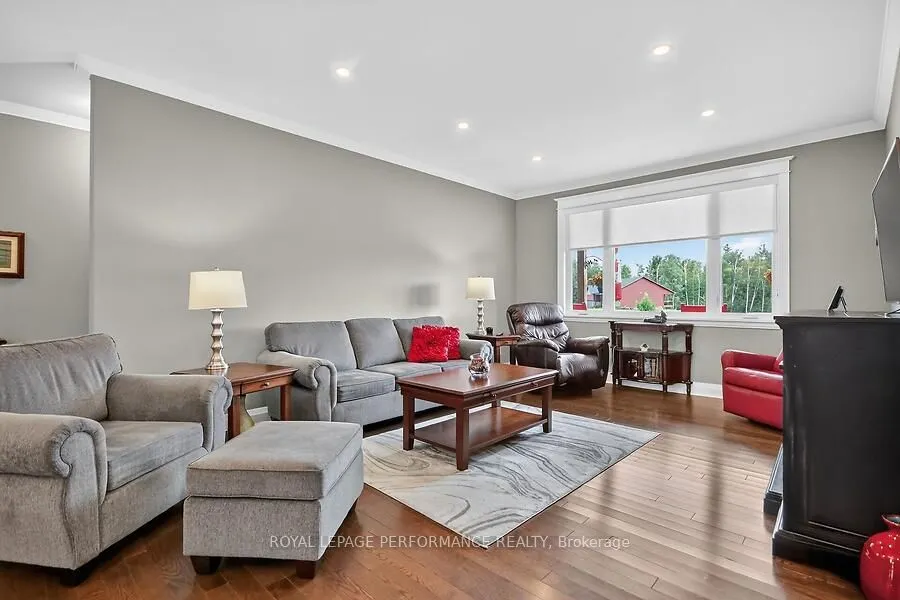 118 Stirling Crescent
