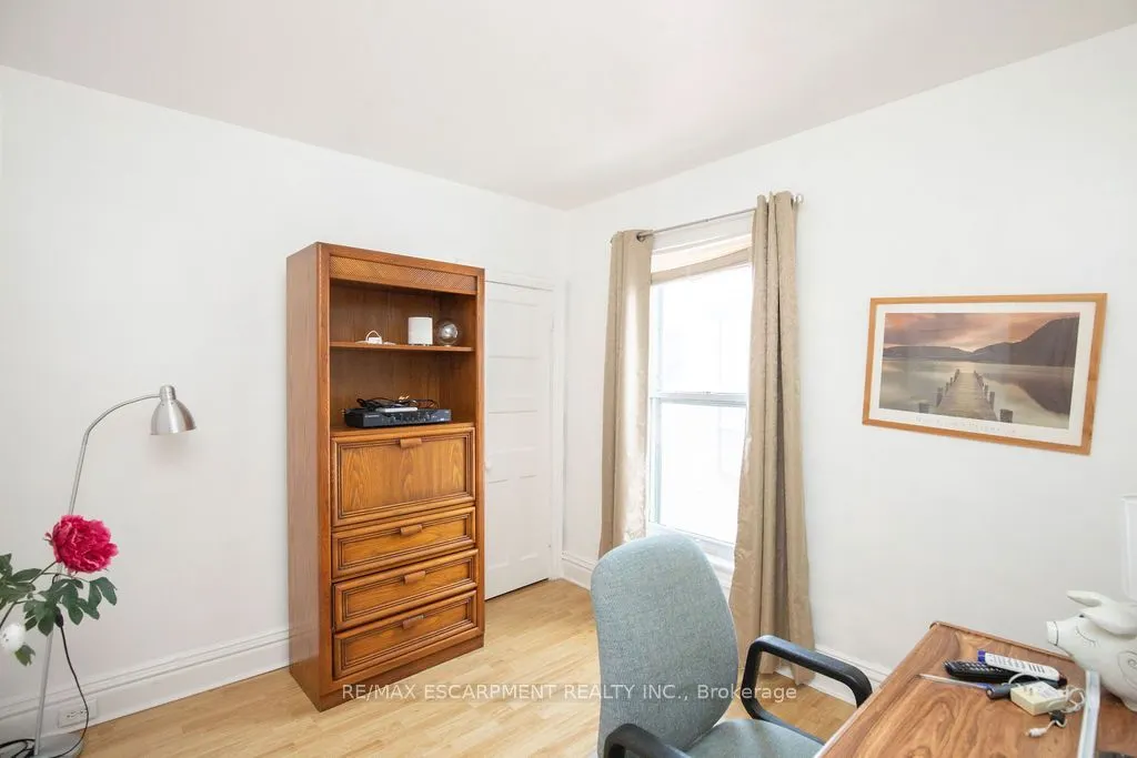 66 Sherman Avenue N