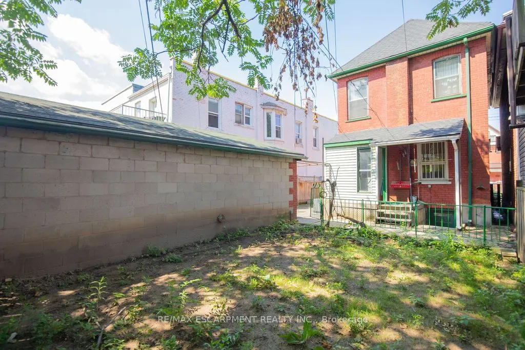 66 Sherman Avenue N