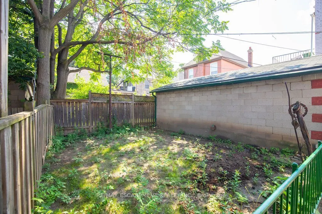 66 Sherman Avenue N