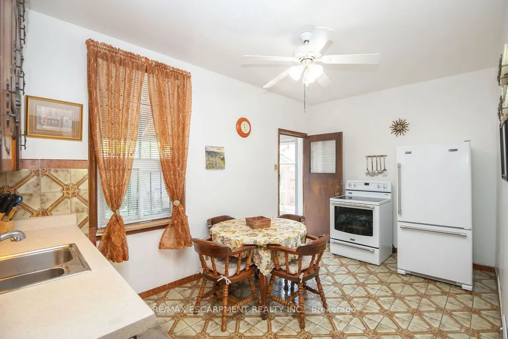 66 Sherman Avenue N