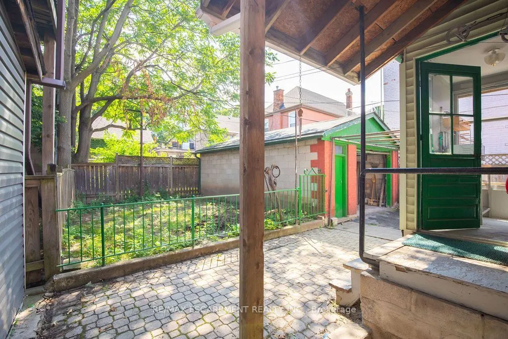 66 Sherman Avenue N