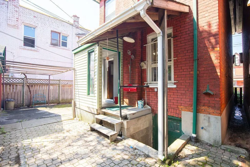 66 Sherman Avenue N