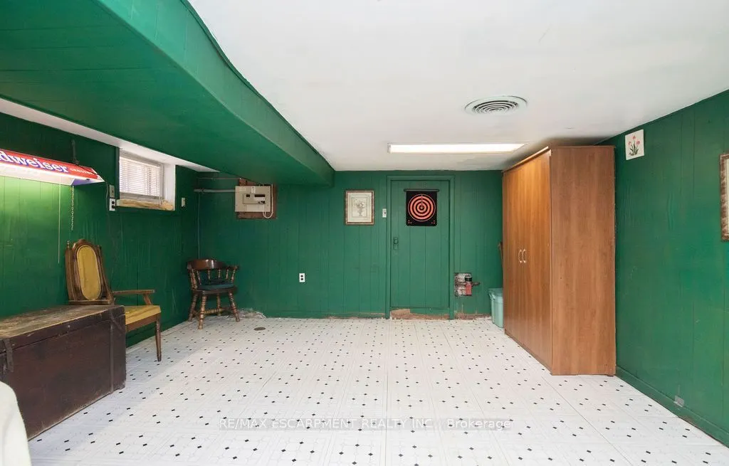 66 Sherman Avenue N