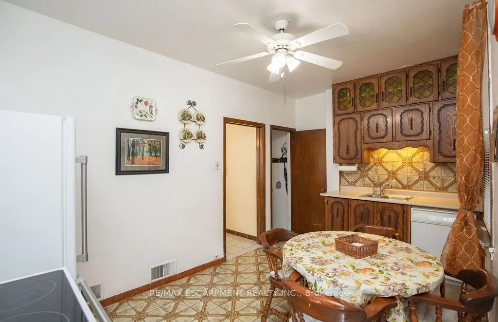 66 Sherman Avenue N