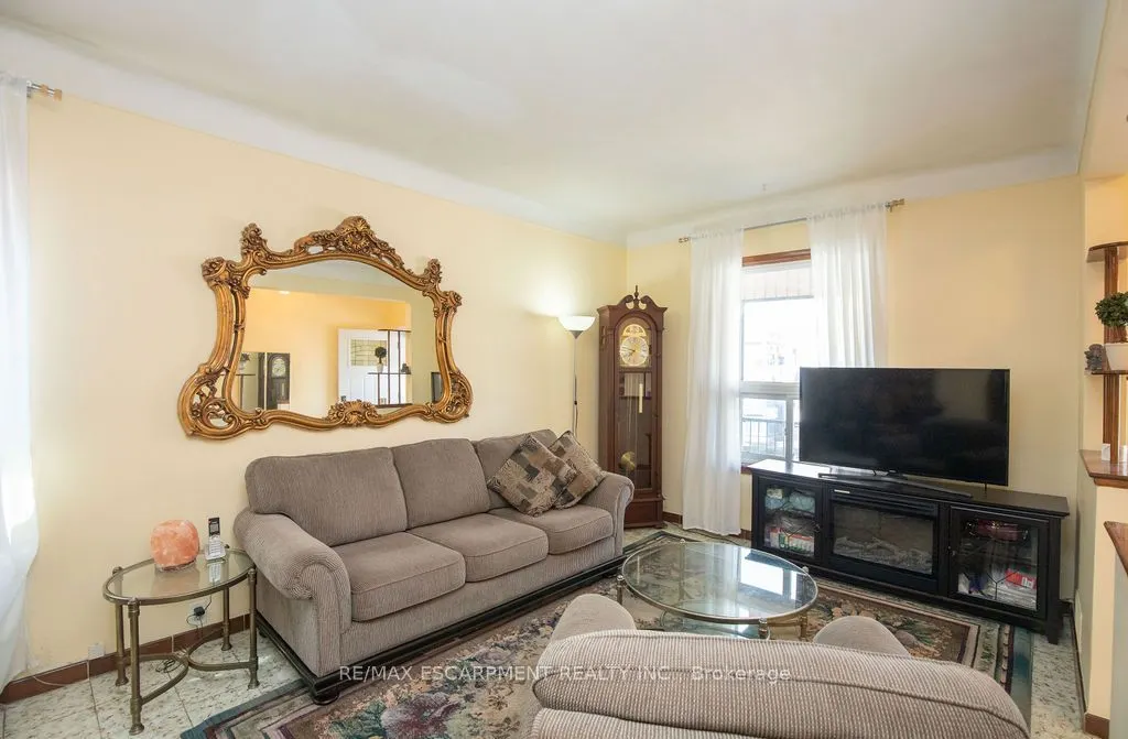 66 Sherman Avenue N