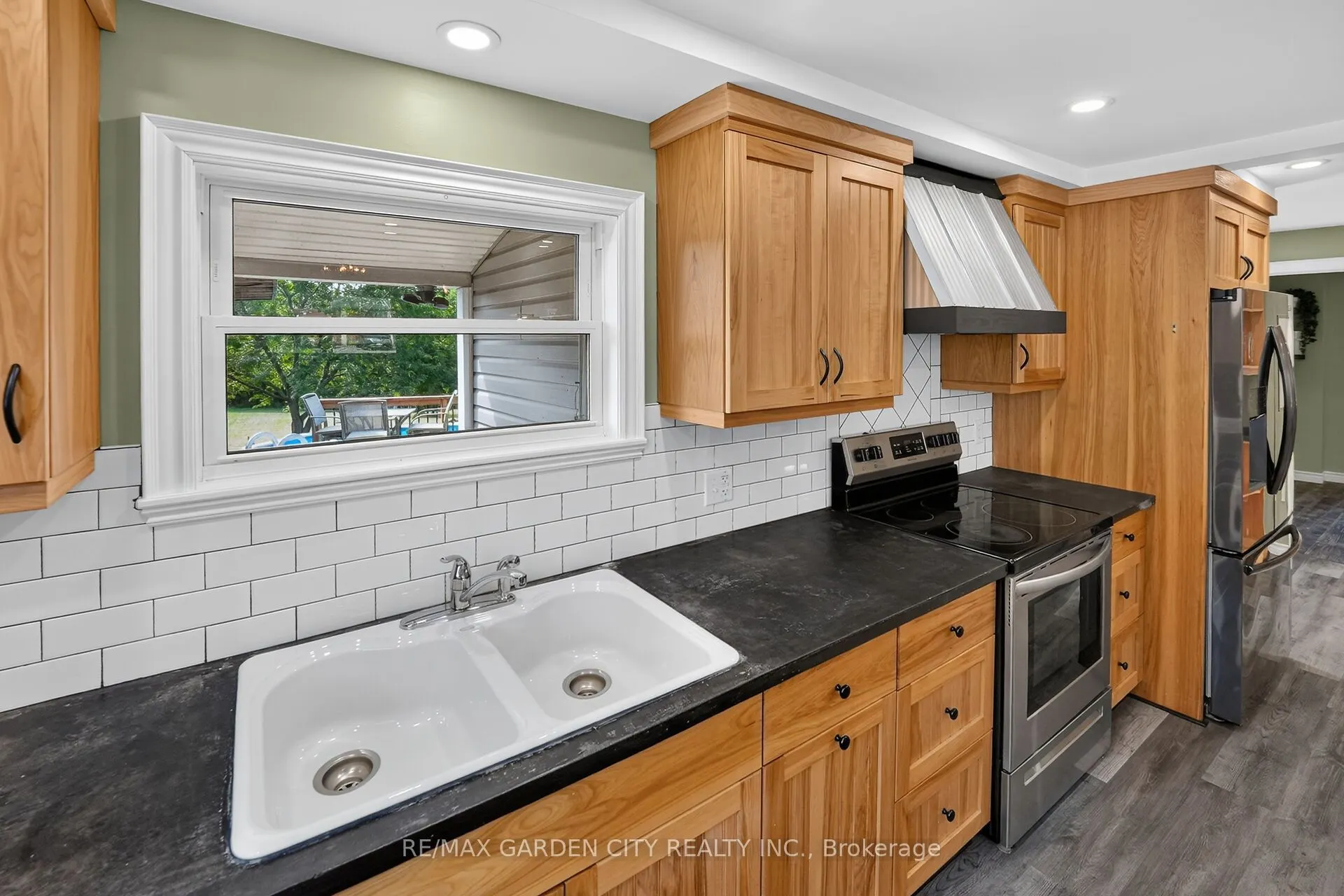 843 Lyons Creek Road