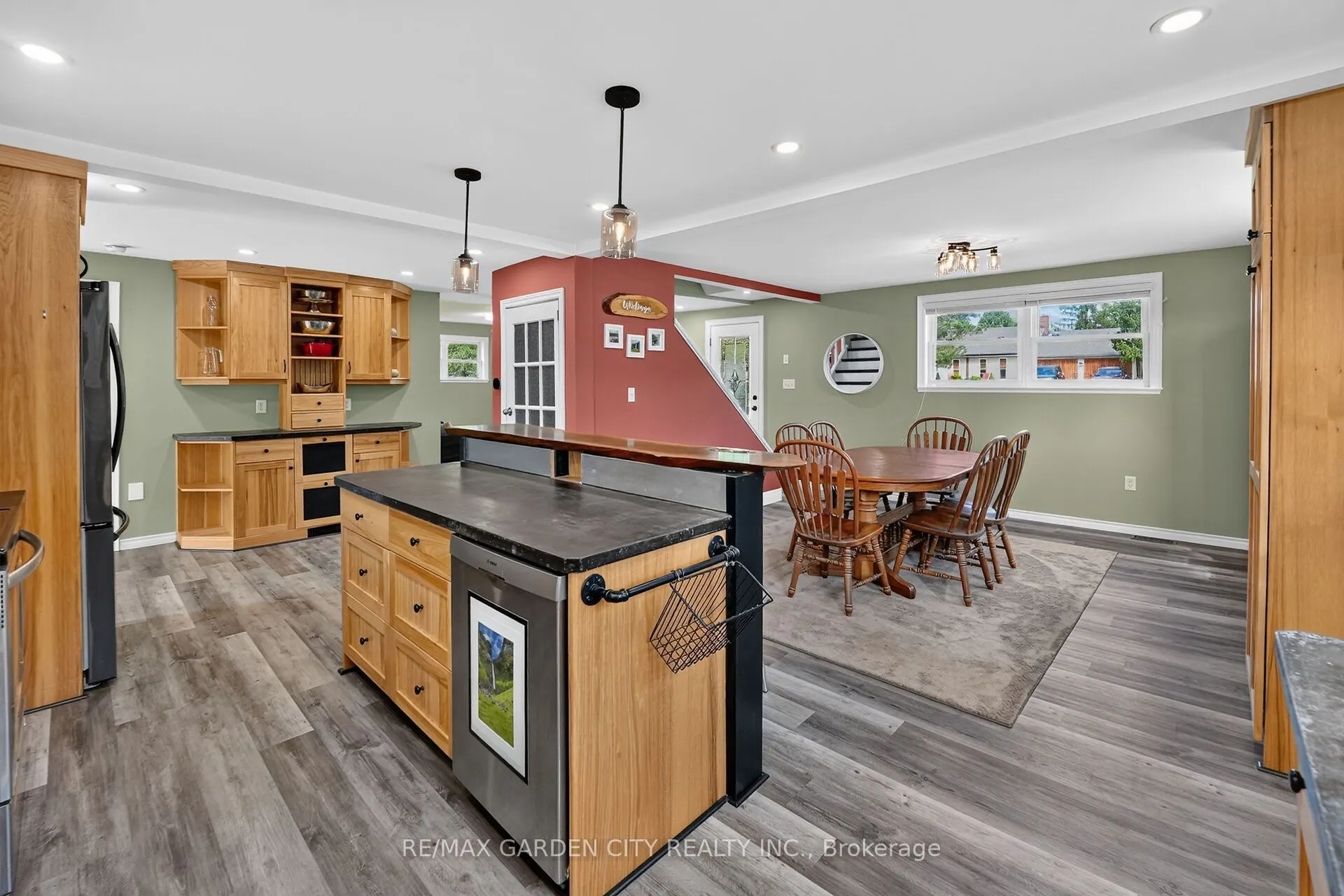 843 Lyons Creek Road
