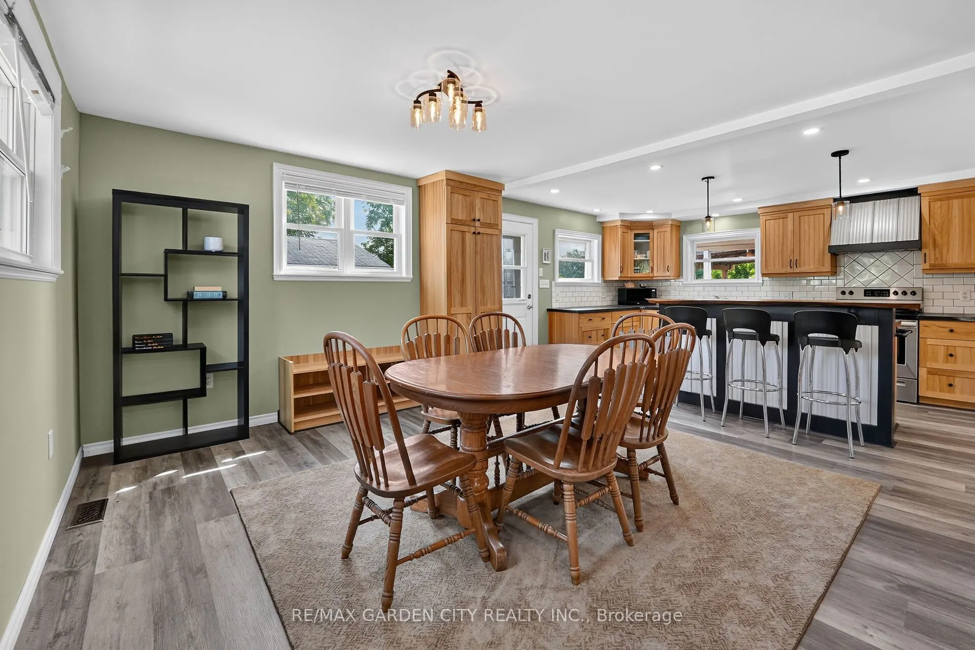 843 Lyons Creek Road