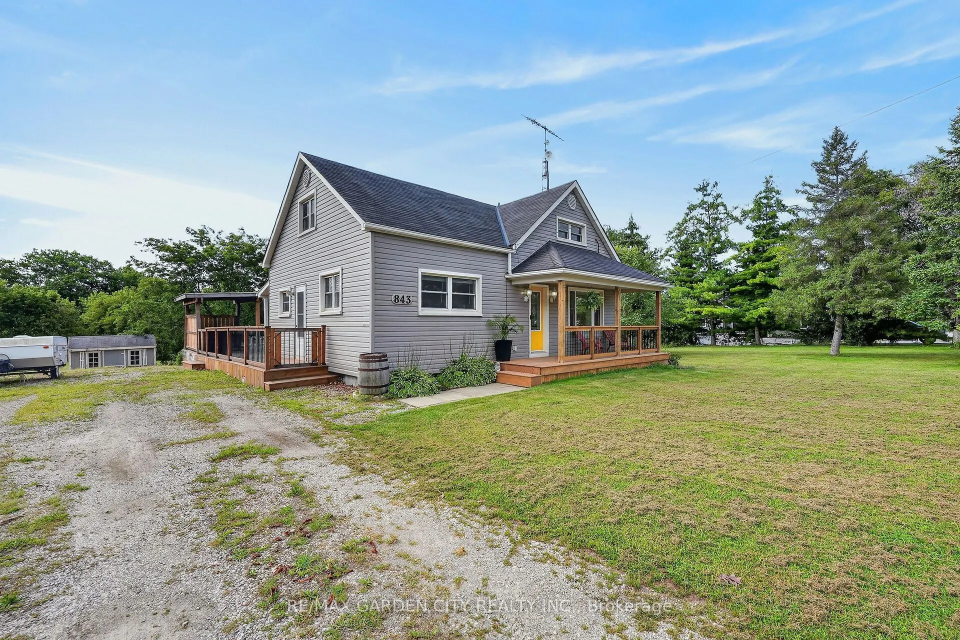 843 Lyons Creek Road