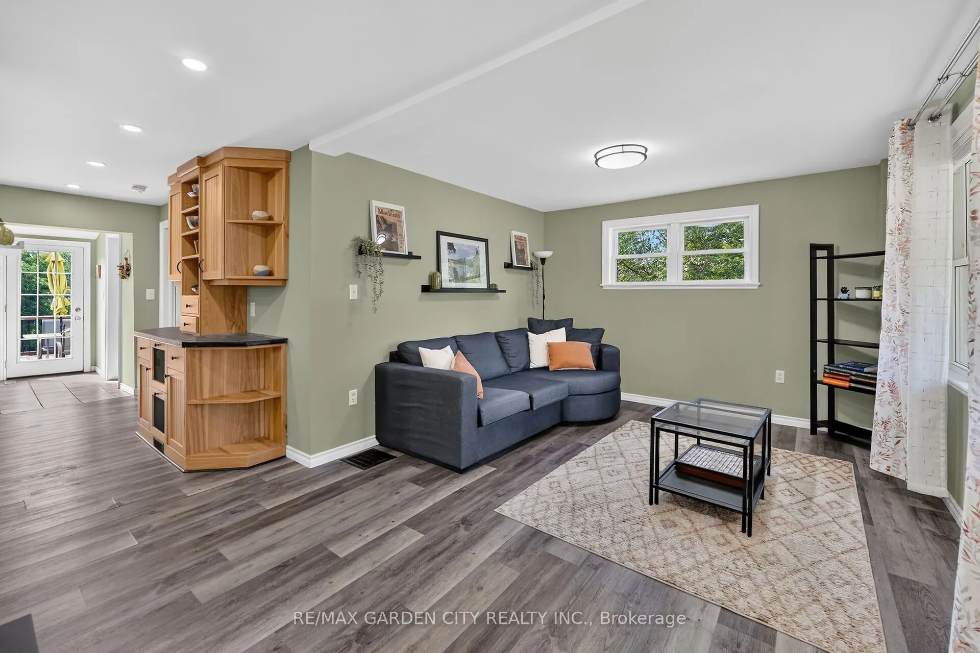 843 Lyons Creek Road