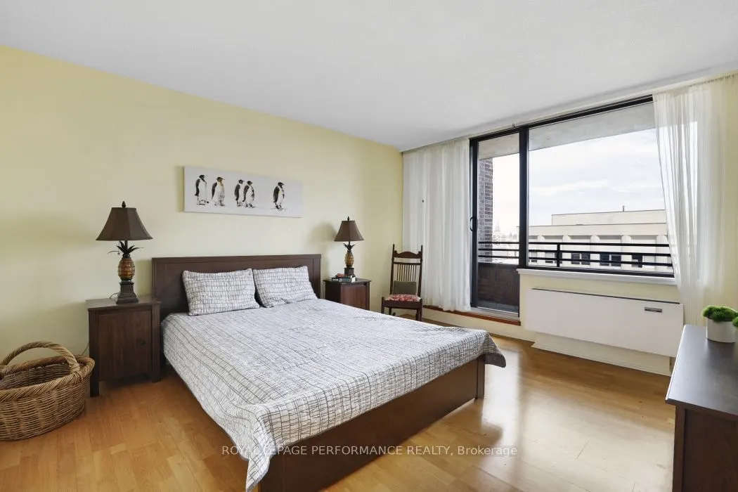 71 Somerset Street W #1801