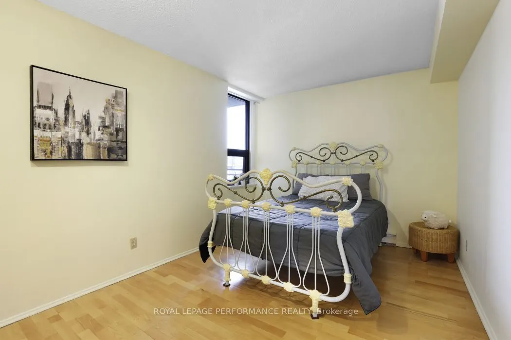 71 Somerset Street W #1801