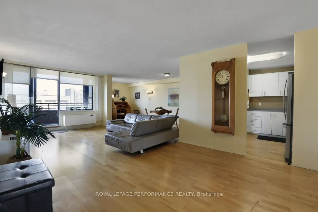 71 Somerset Street W #1801