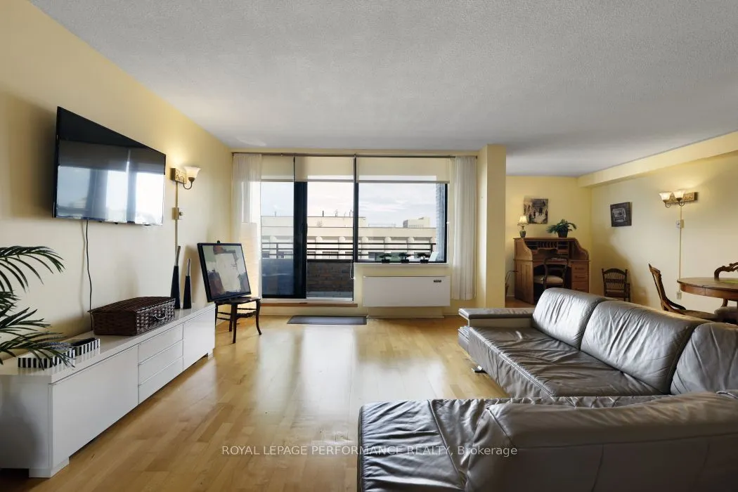 71 Somerset Street W #1801