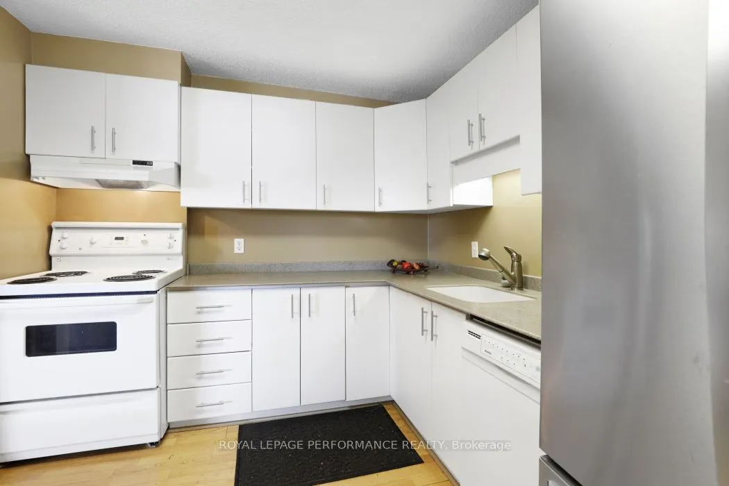 71 Somerset Street W #1801