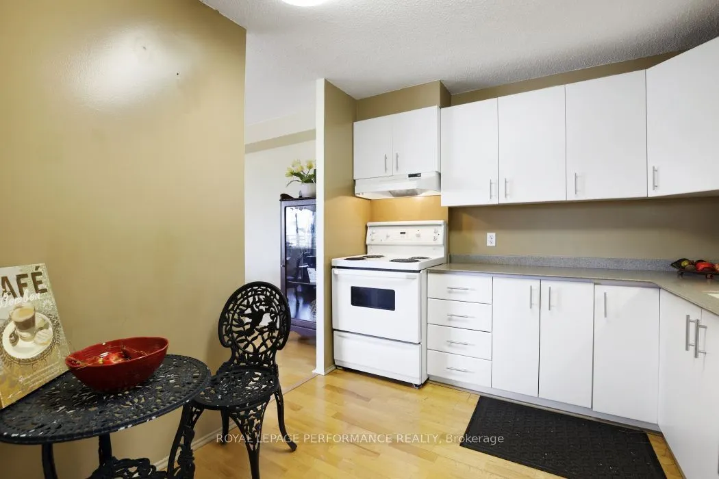 71 Somerset Street W #1801