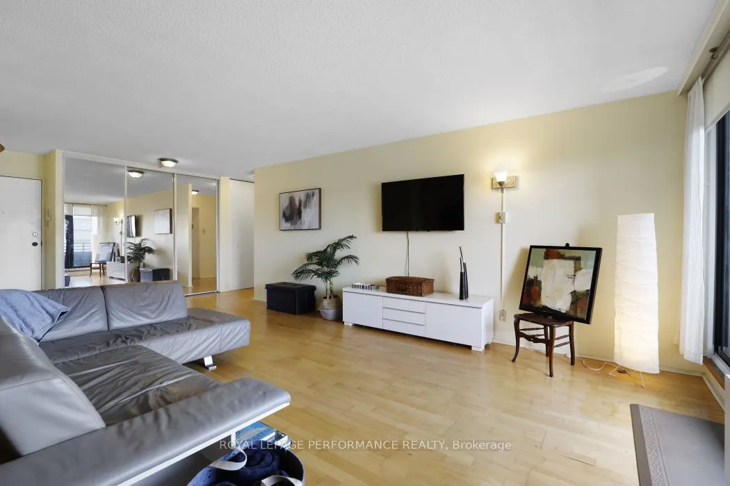 71 Somerset Street W #1801