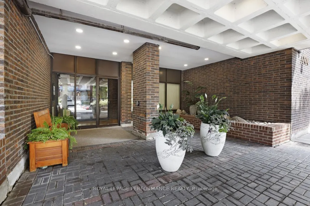 71 Somerset Street W #1801