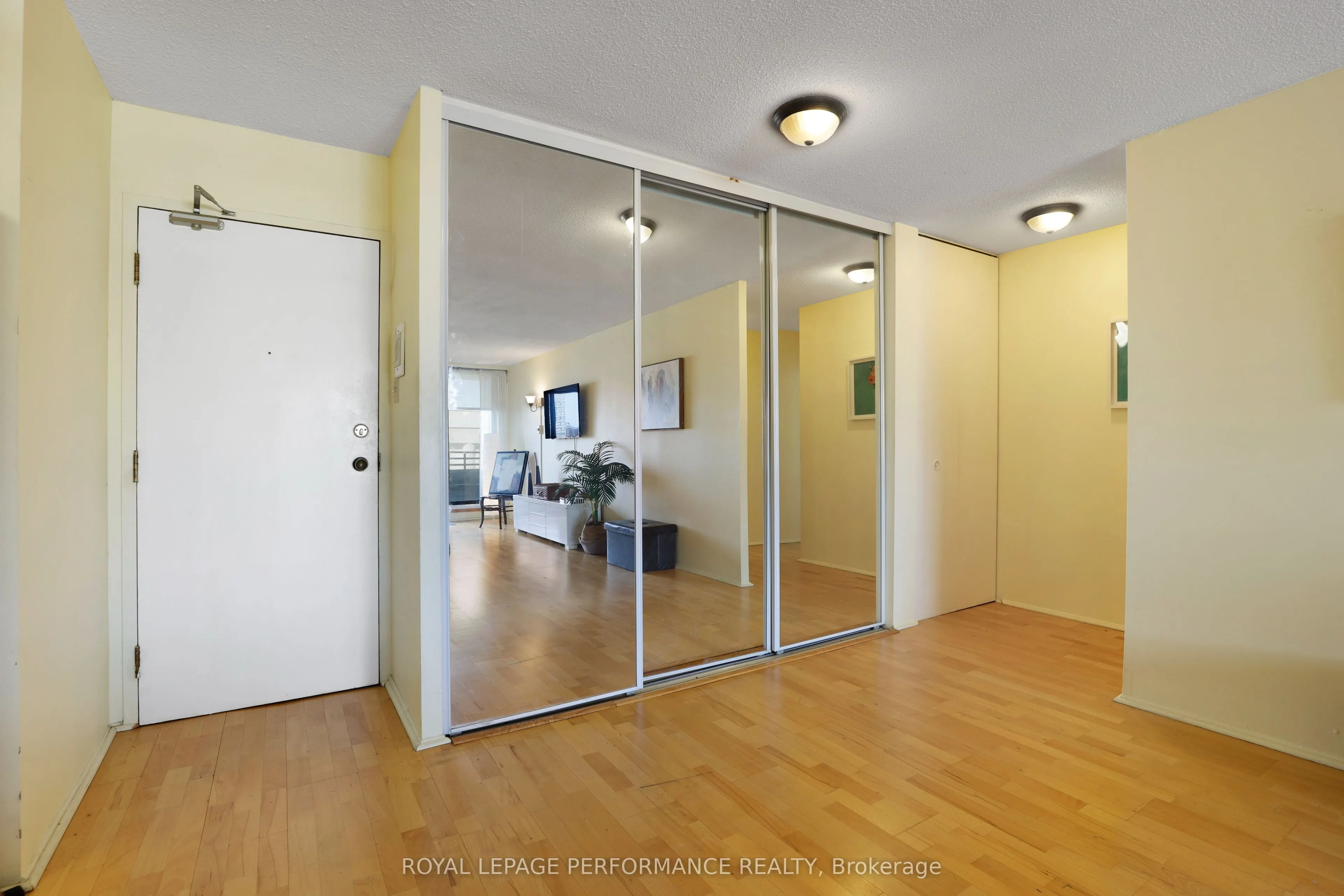 71 Somerset Street W #1801