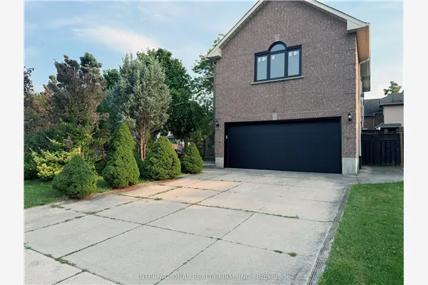 43 Falconridge Drive
