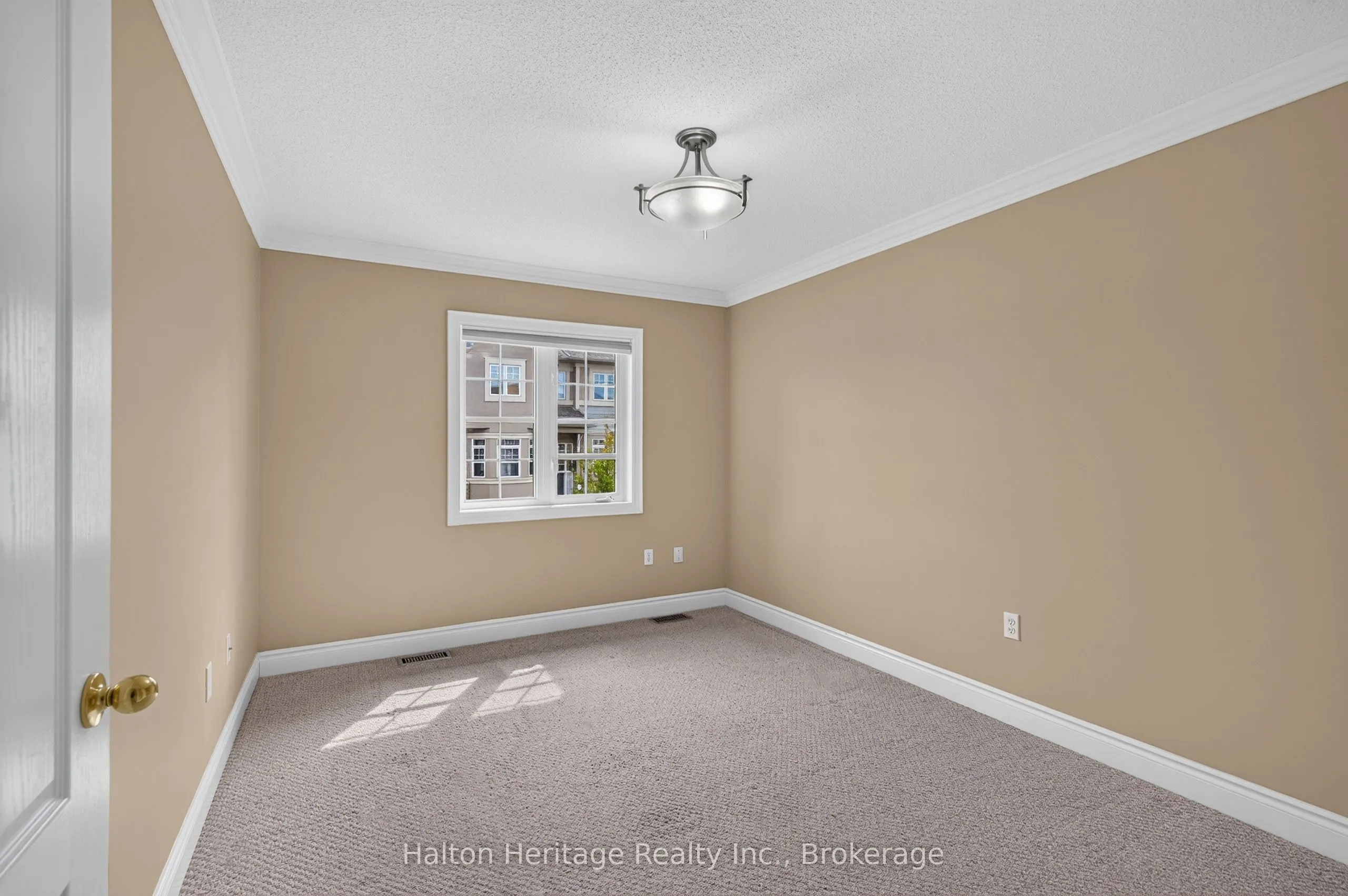 31 Sunvale Place #8