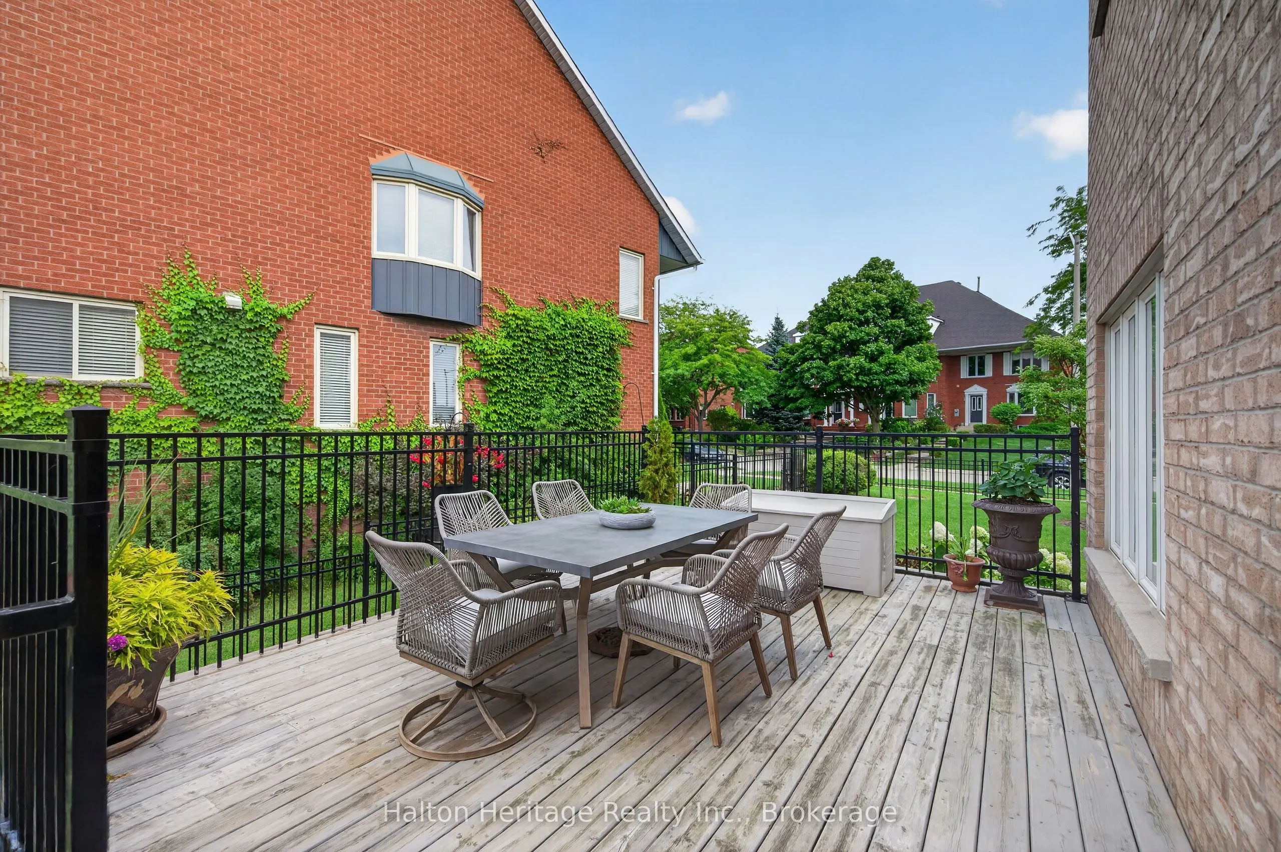 31 Sunvale Place #8