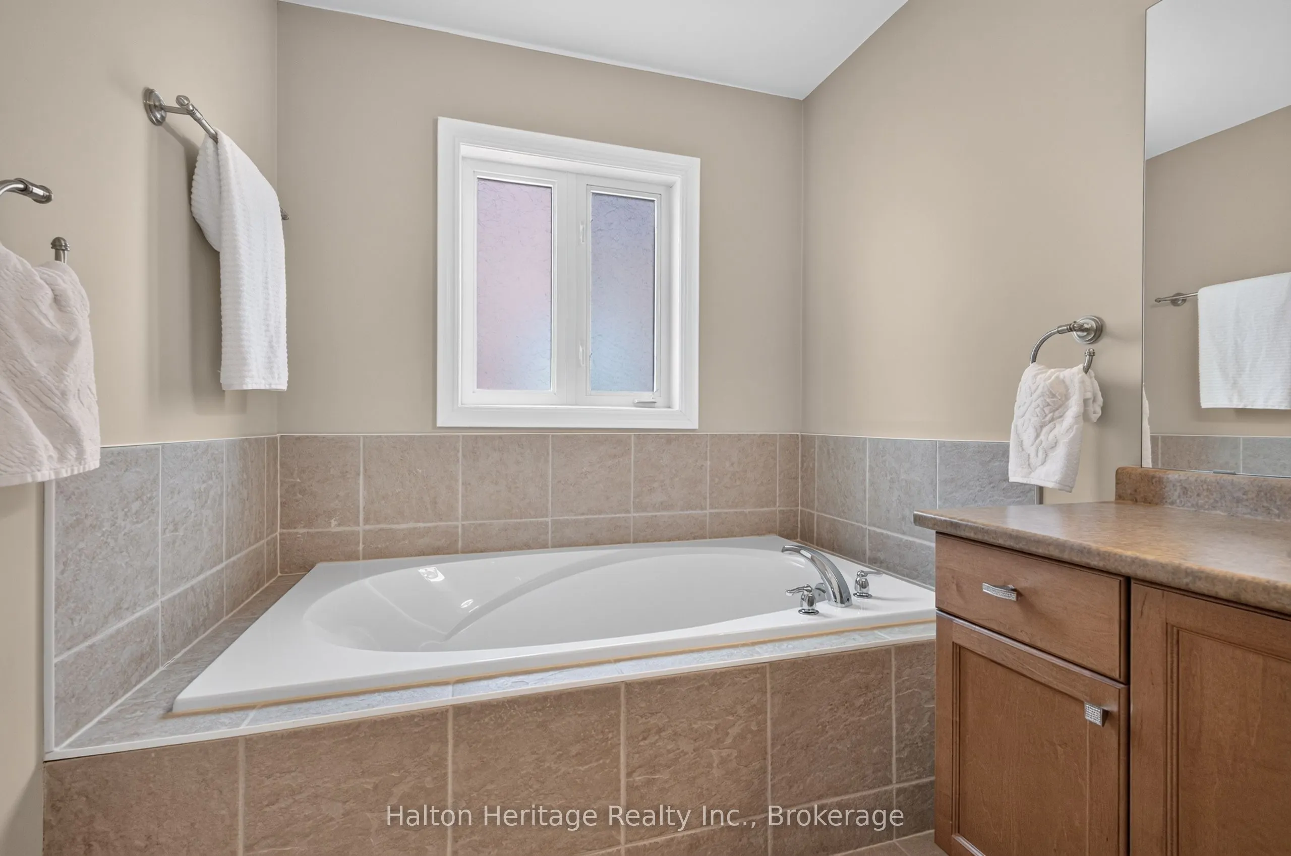 31 Sunvale Place #8