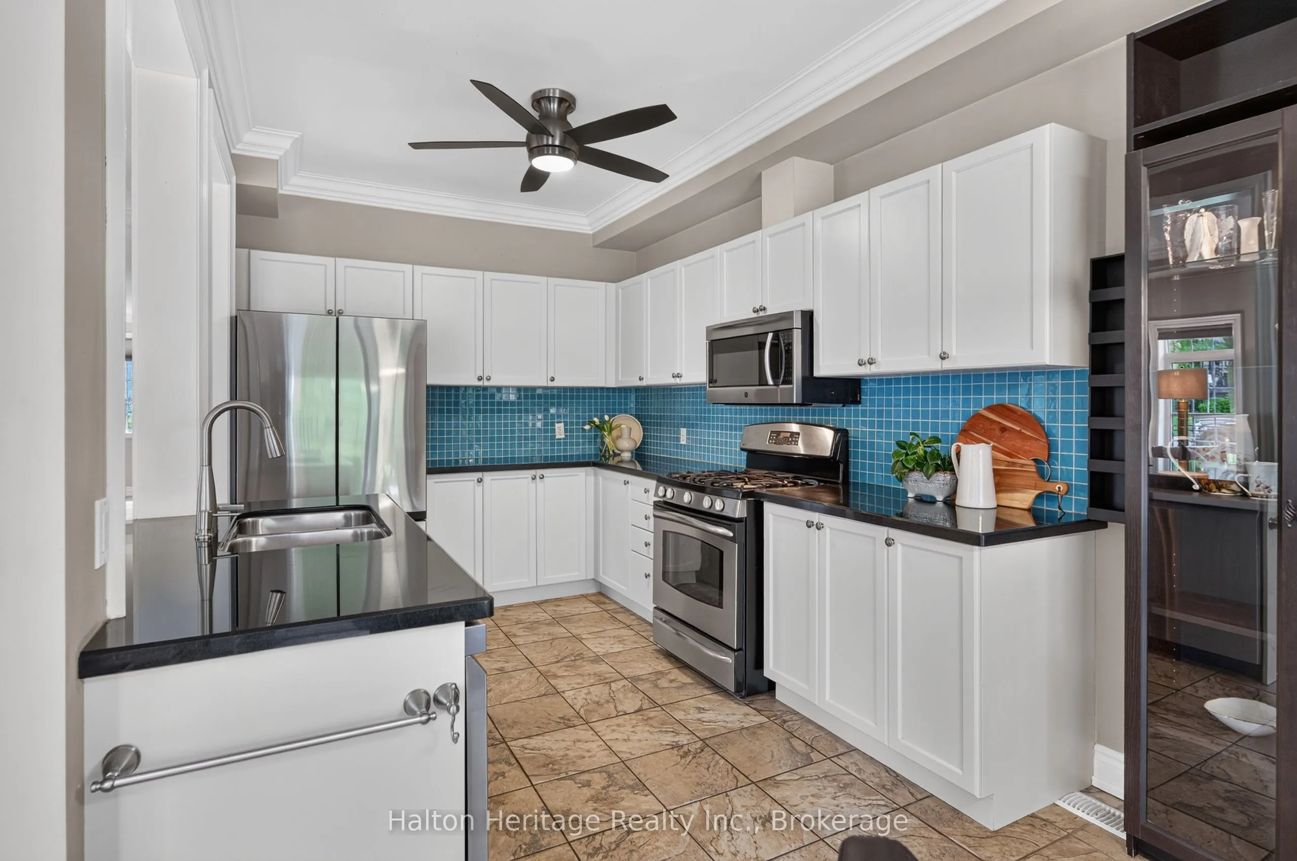 31 Sunvale Place #8