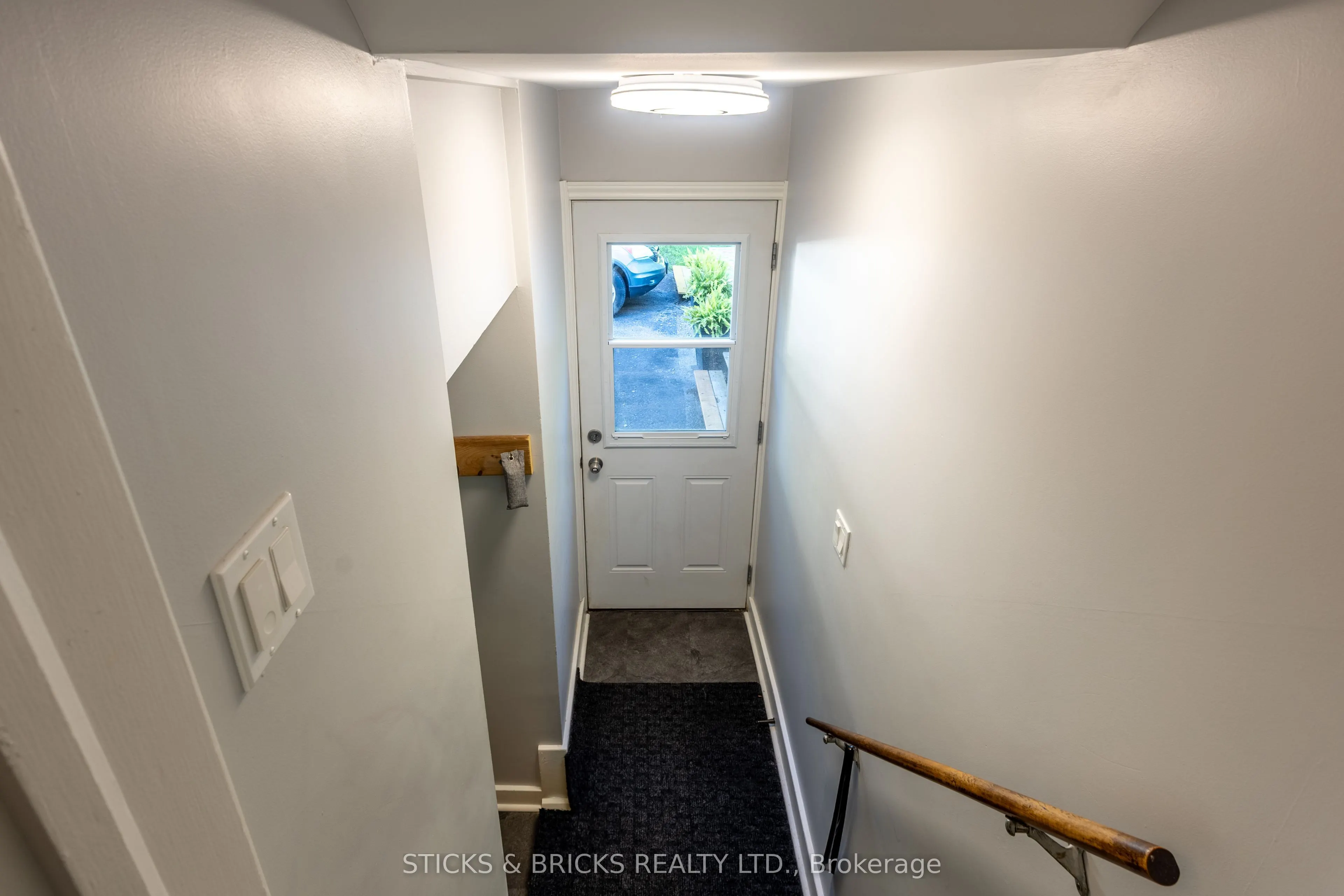6088 Dorchester Road